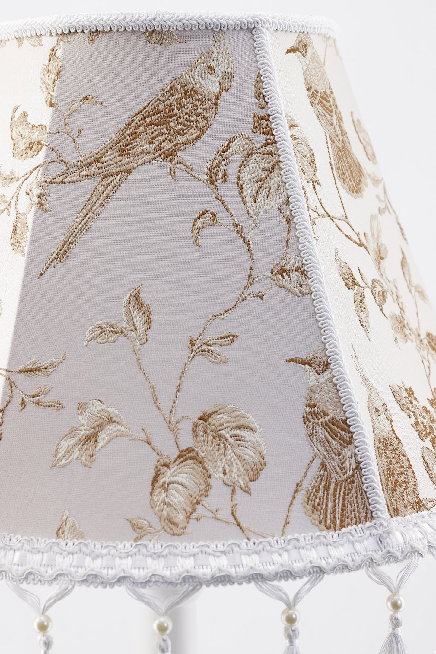 Lampshade, fabric lampshade. An elegant fringed lampshade with a Victorian pattern. 3802