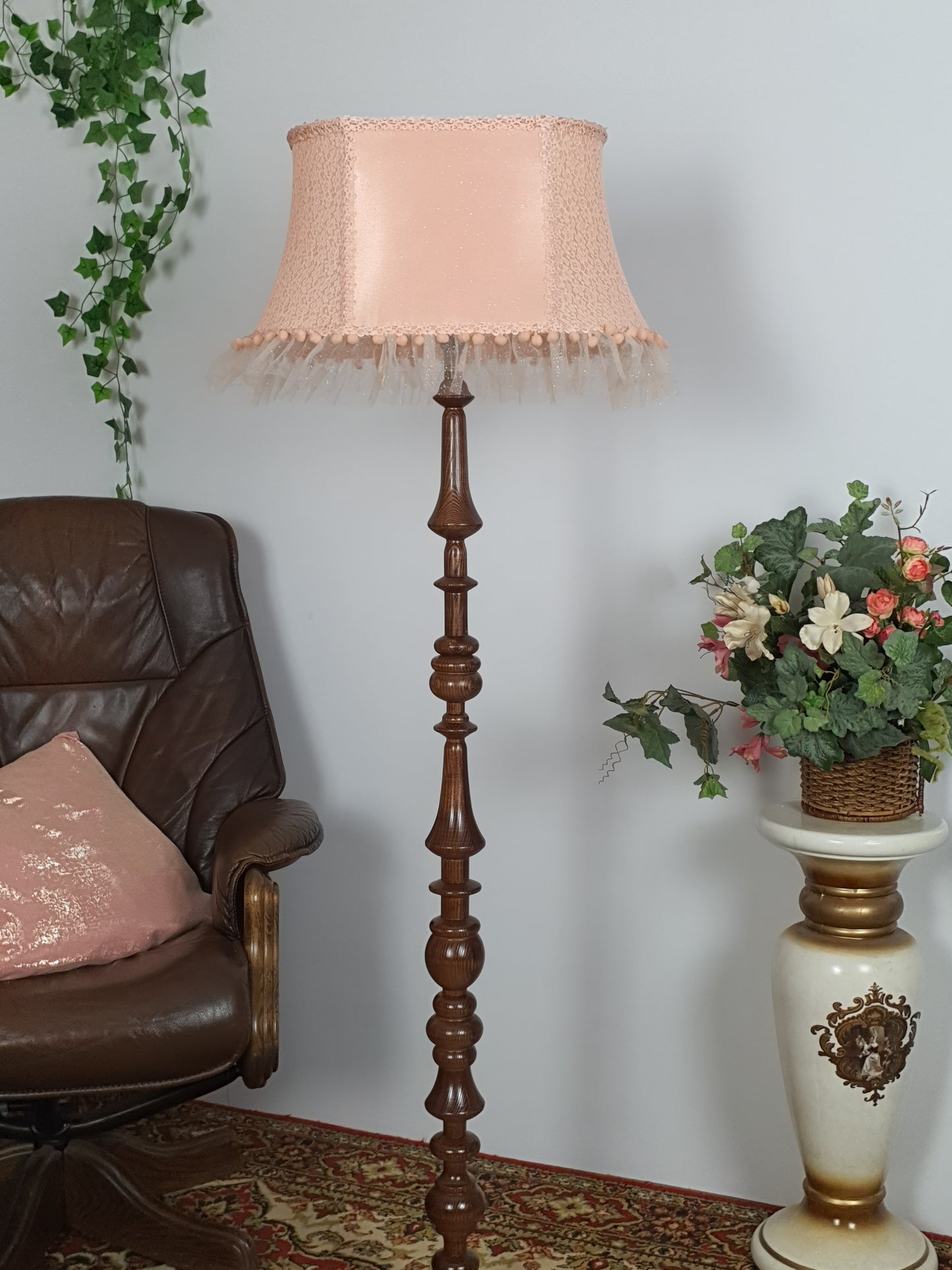 Victorian pink handmade lampshade for a night lamp, vintage style. 5307