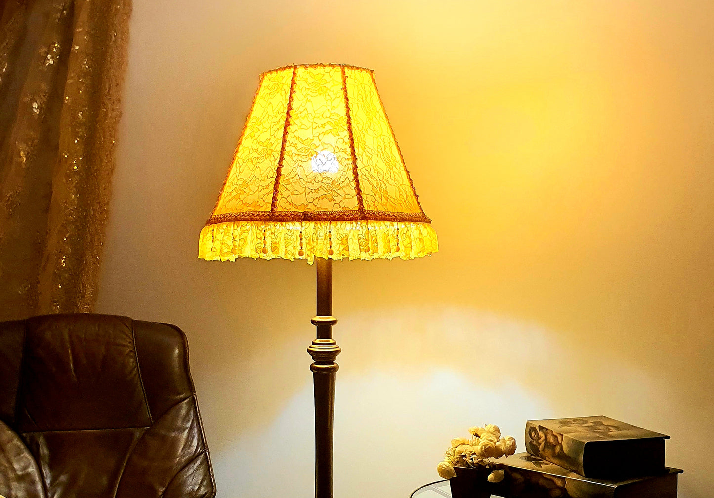 Yellow lampshade. Handmade Victorian lampshade made of silk fabric and fringe. 1114