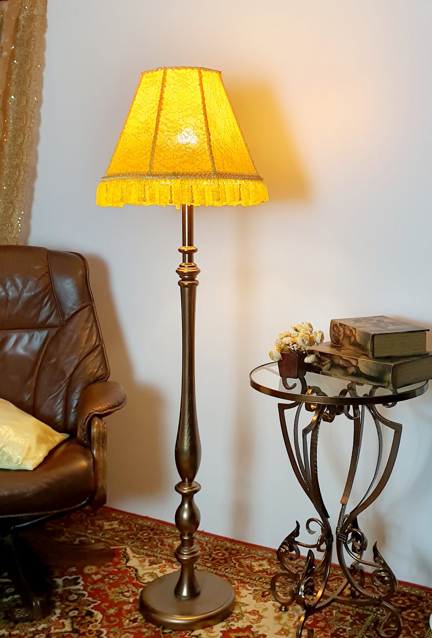 Yellow lampshade. Handmade Victorian lampshade made of silk fabric and fringe. 1114