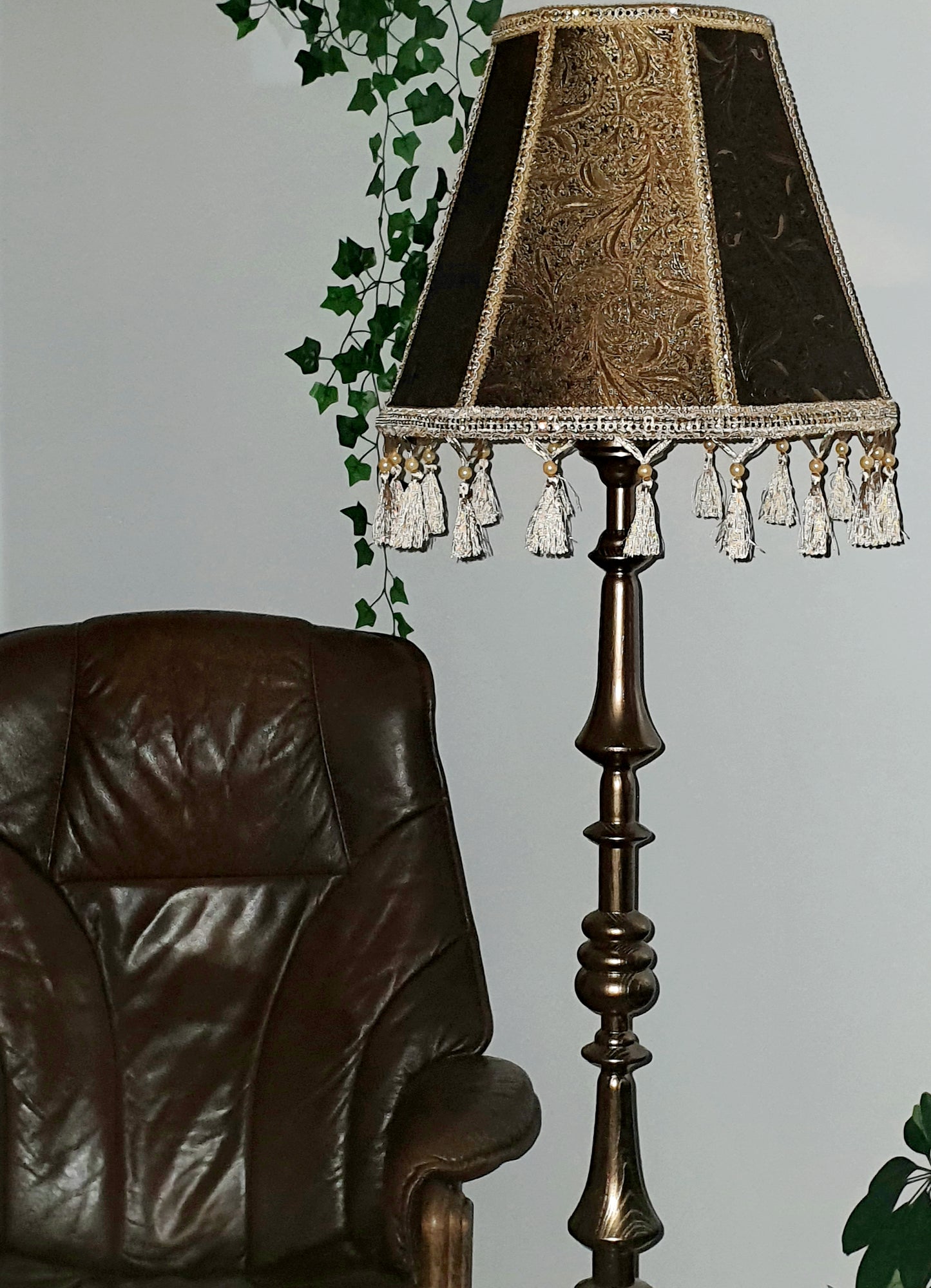 Relief lampshade of golden brown color in Victorian style with fringe. PRODUCT TO ORDER. 0205