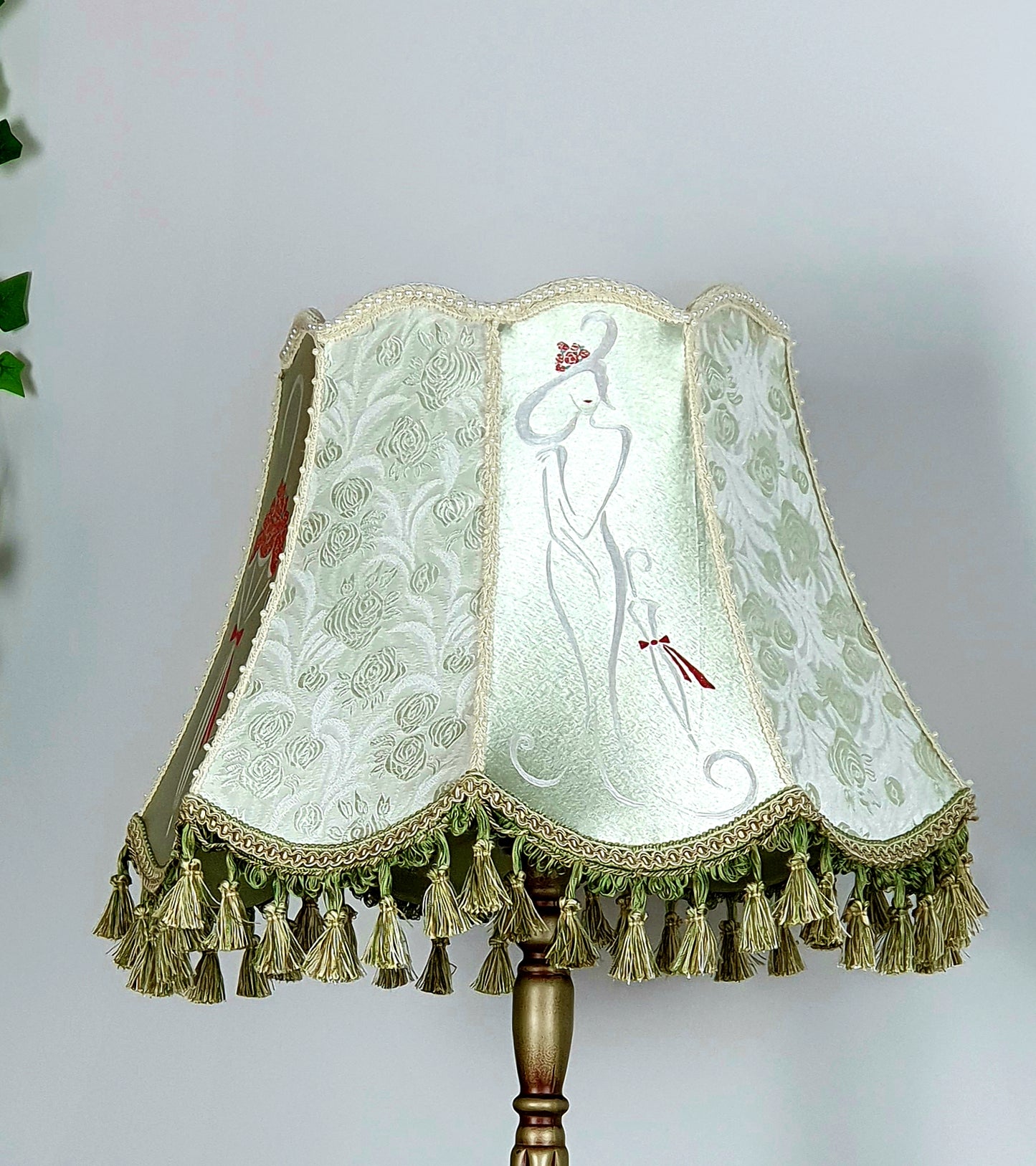 A lampshade, a unique lampshade. Vintage designer patterned lampshade, hand painted. 3705