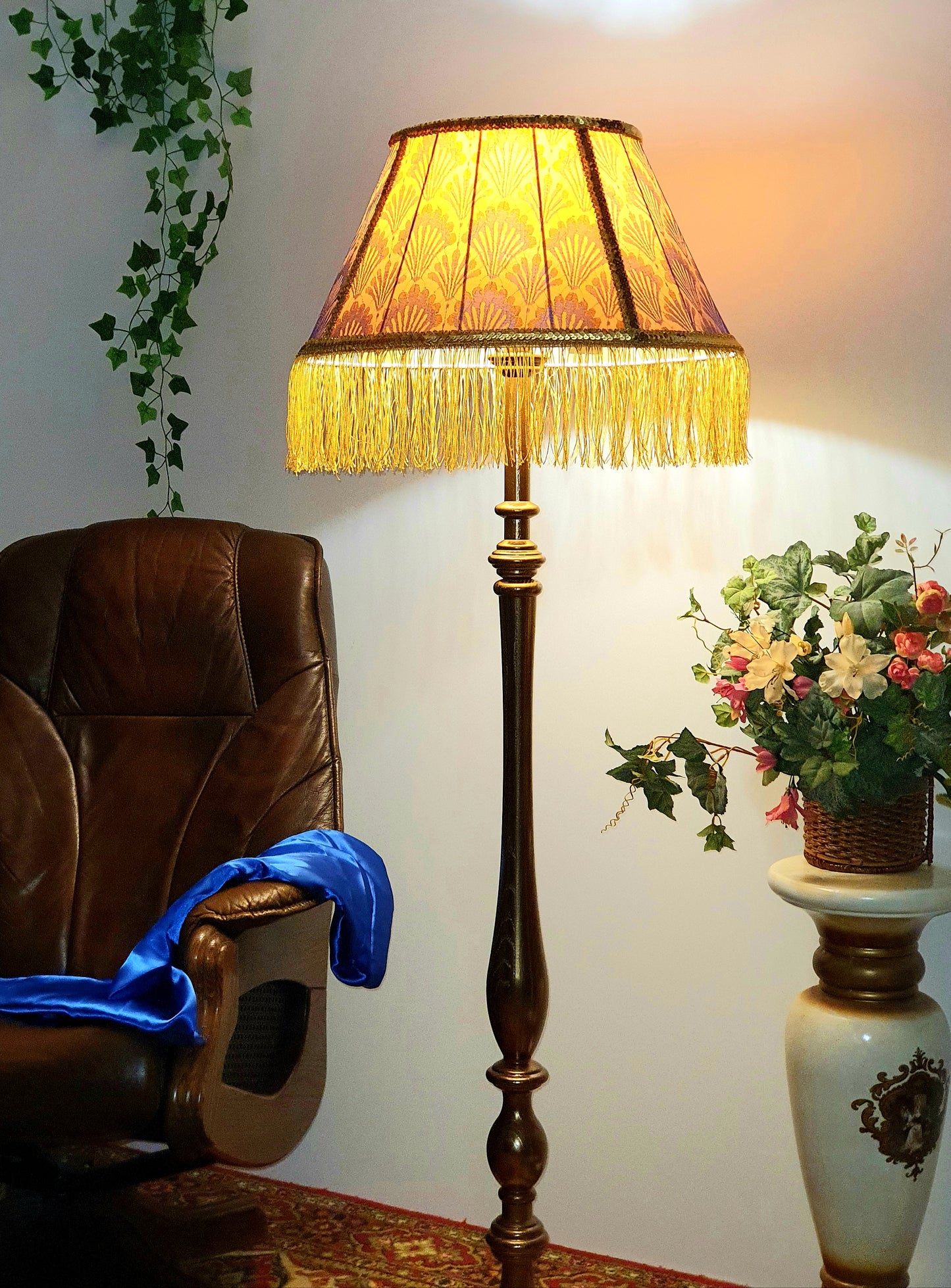 Victorian Lampshade with Golden Blue. 0907