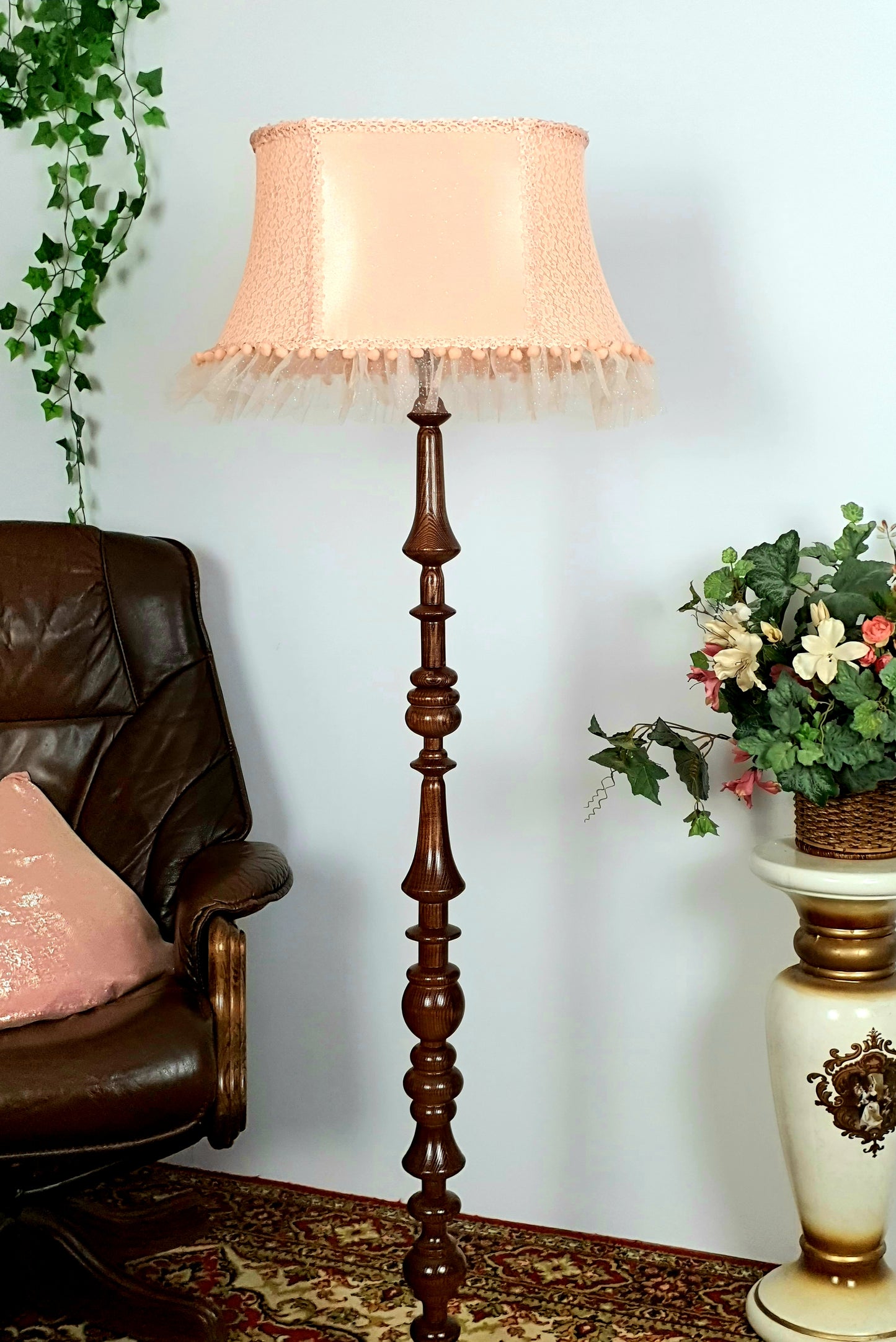 Victorian pink handmade lampshade for a night lamp, vintage style. 5307