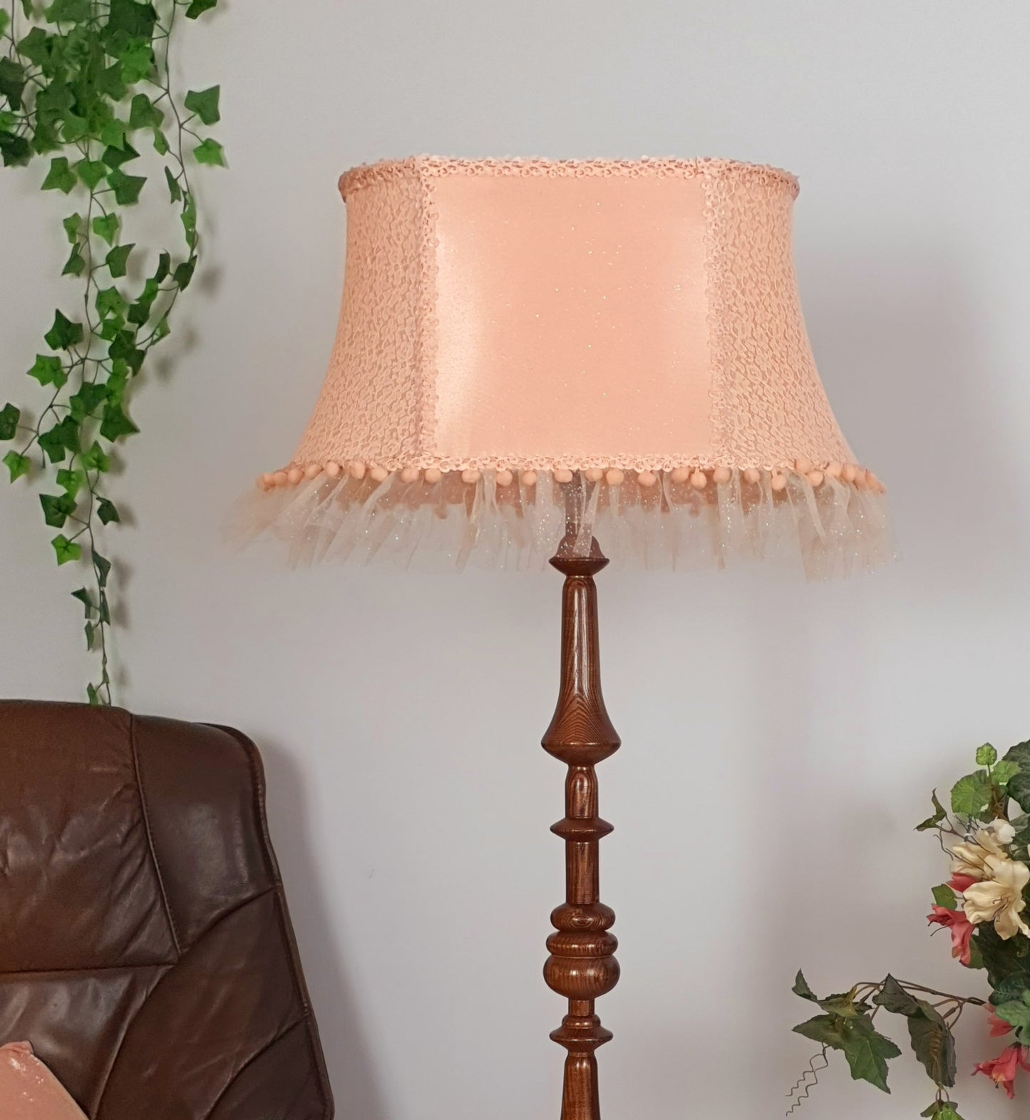 Victorian pink handmade lampshade for a night lamp, vintage style. 5307