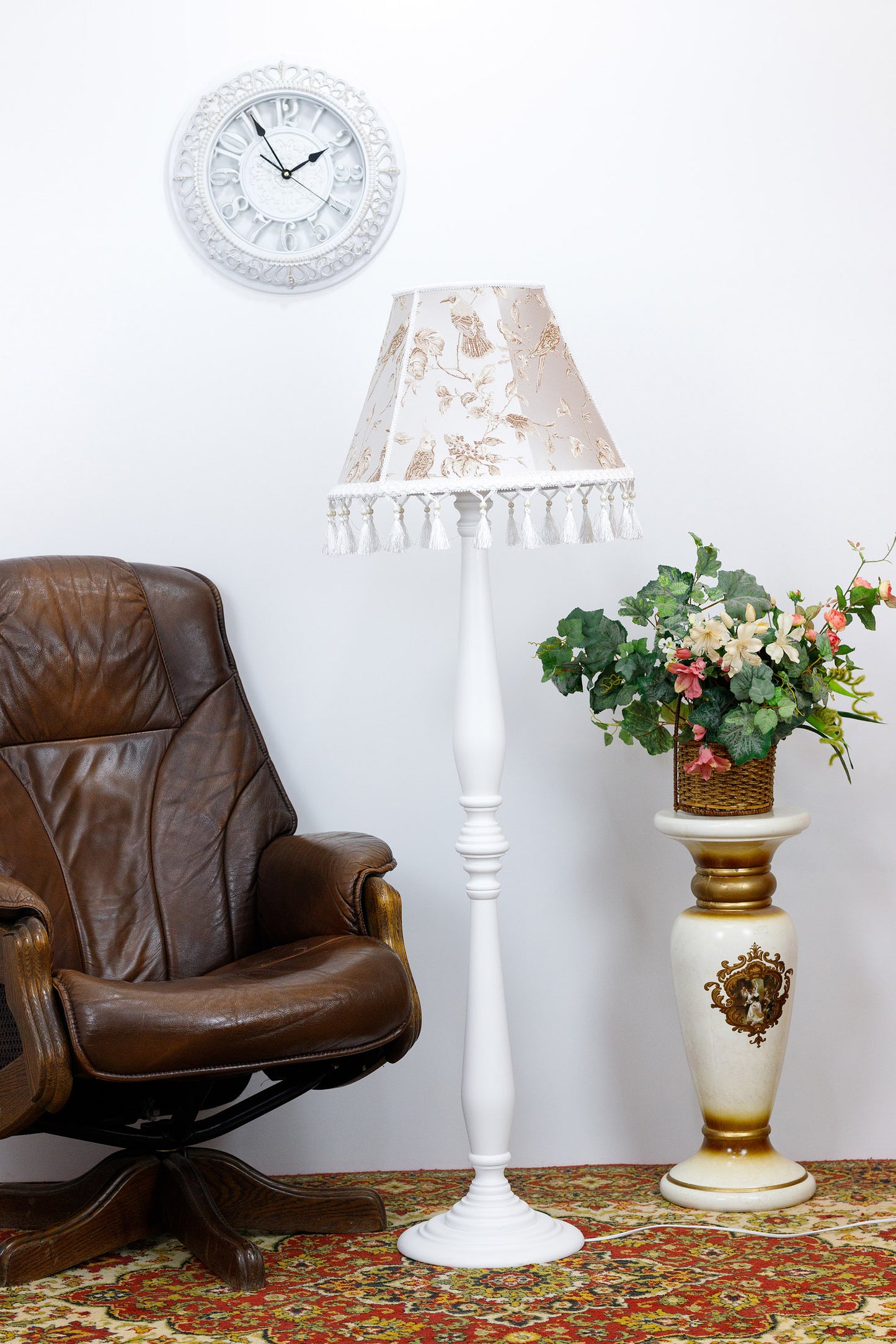 Lampshade, fabric lampshade. An elegant fringed lampshade with a Victorian pattern. 3802