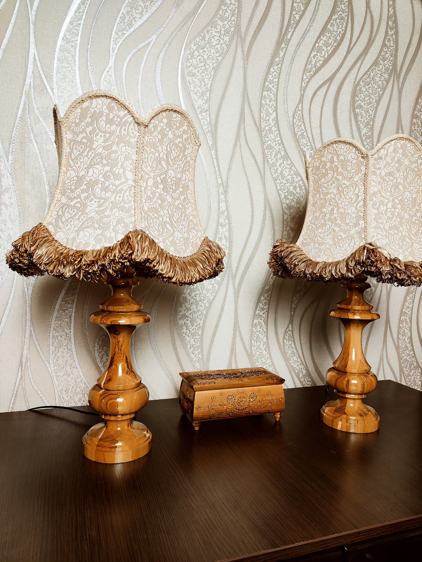Lampshade, golden cream shade for a bedside lamp. Antique charm. 6604