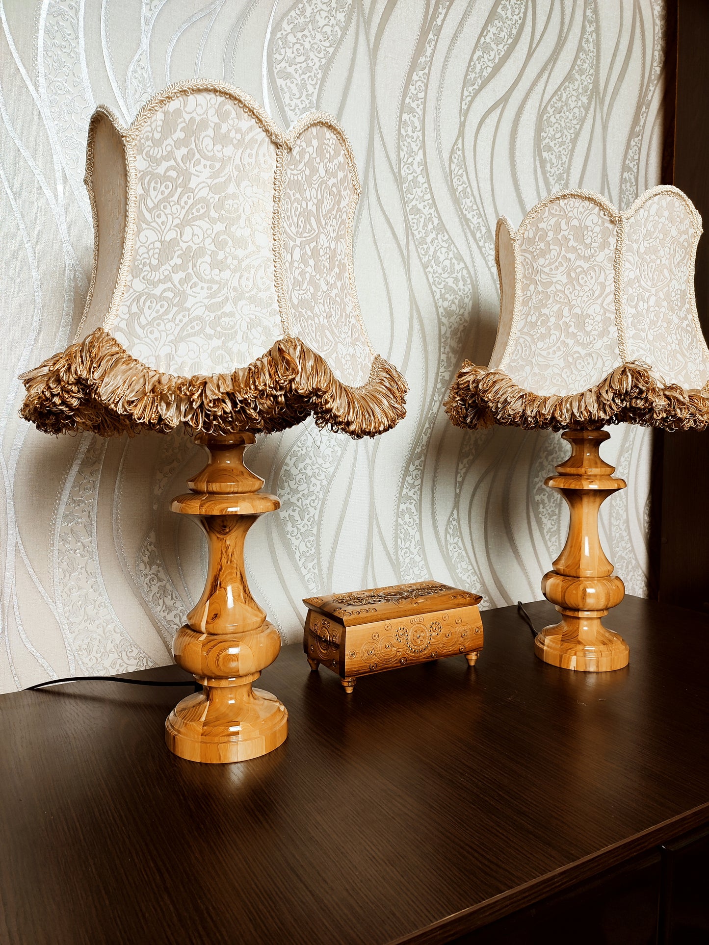 Table lamp, art deco lamp, white lamp, pair of lamps. 6604