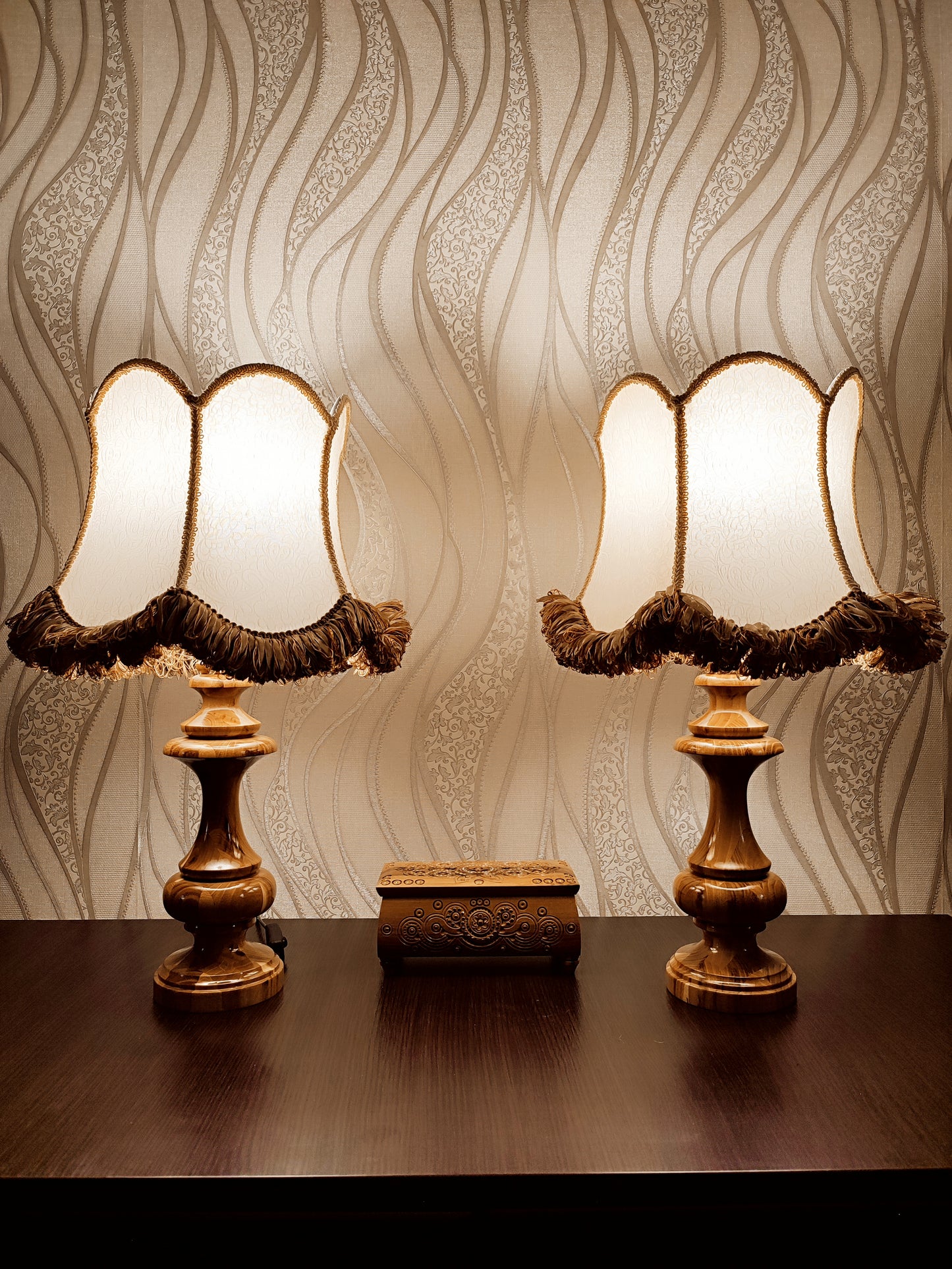 Lampshade, golden cream shade for a bedside lamp. Antique charm. 6604
