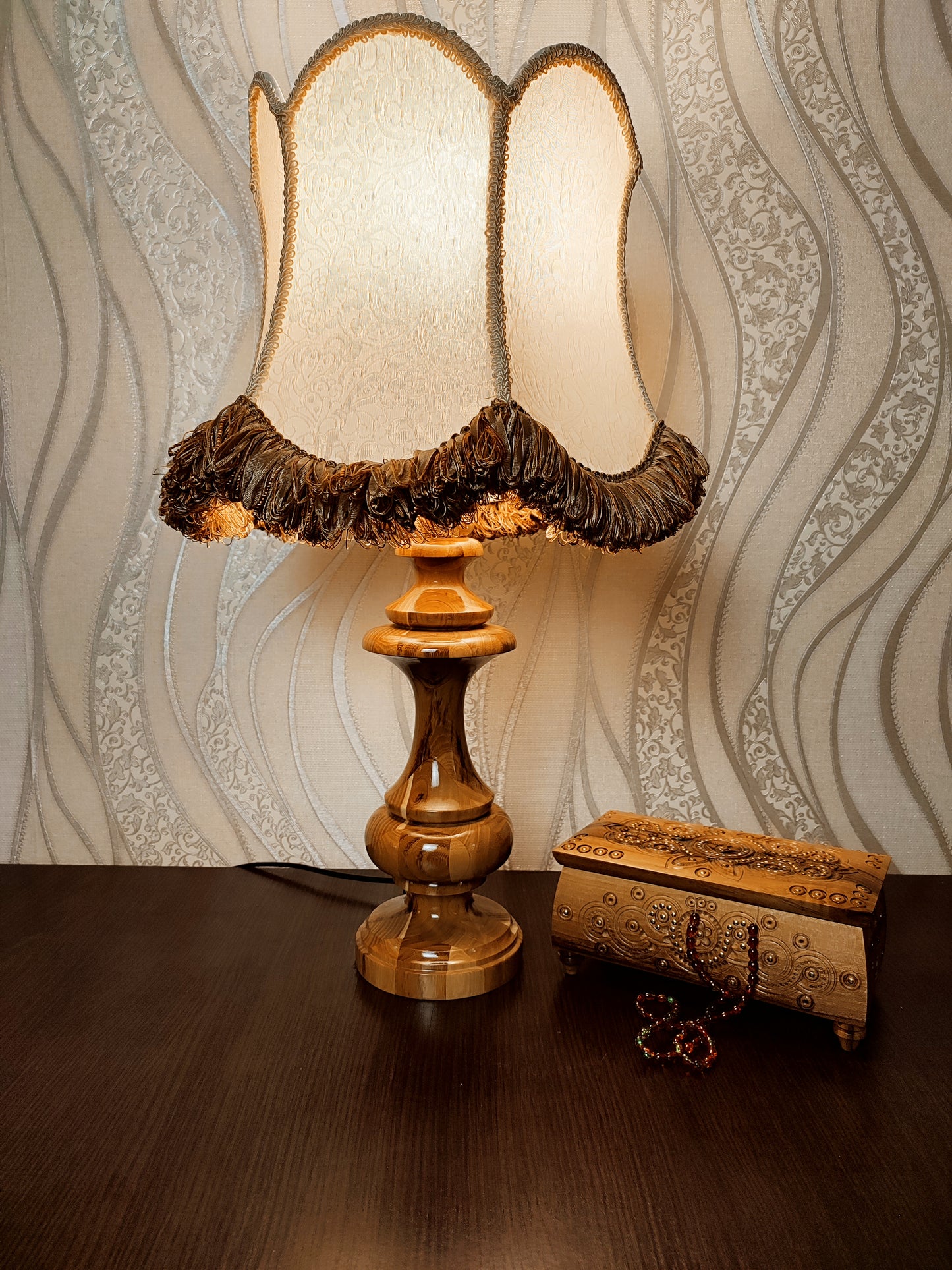 Table lamp, art deco lamp, white lamp, pair of lamps. 6604