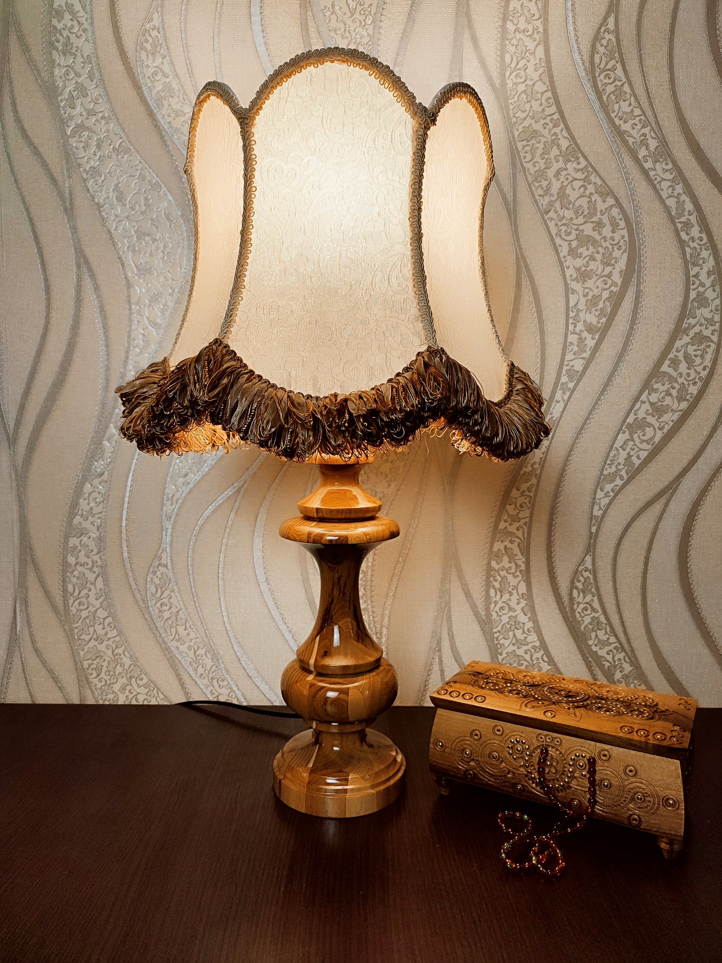 Lampshade, golden cream shade for a bedside lamp. Antique charm. 6604