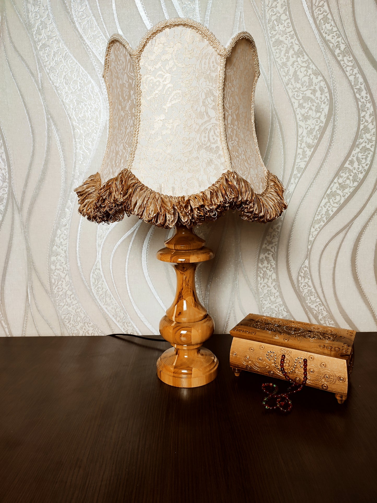 Lampshade, golden cream shade for a bedside lamp. Antique charm. 6604