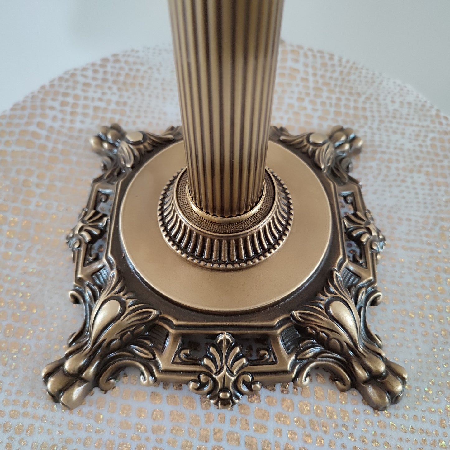 Table lamp, art deco lamp, bedside lamp, bronze base with fabric floral golden lampshade. 0506