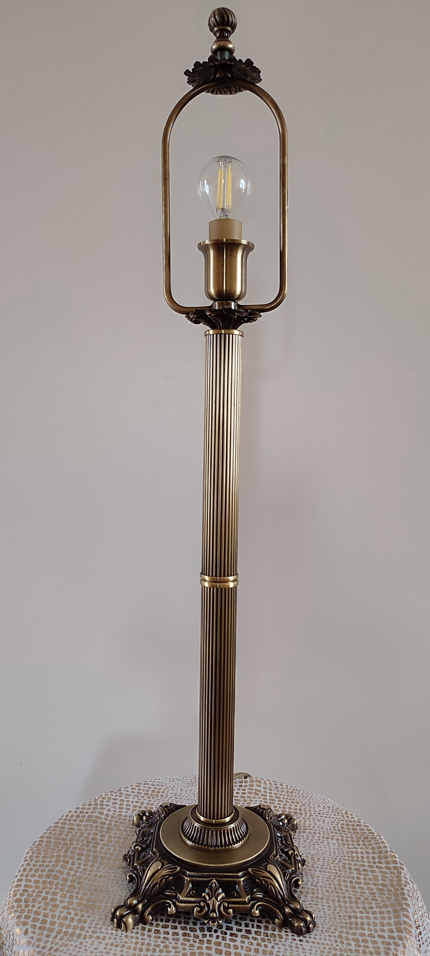 Table lamp, art deco lamp, bedside lamp, bronze base with fabric floral golden lampshade. 0506