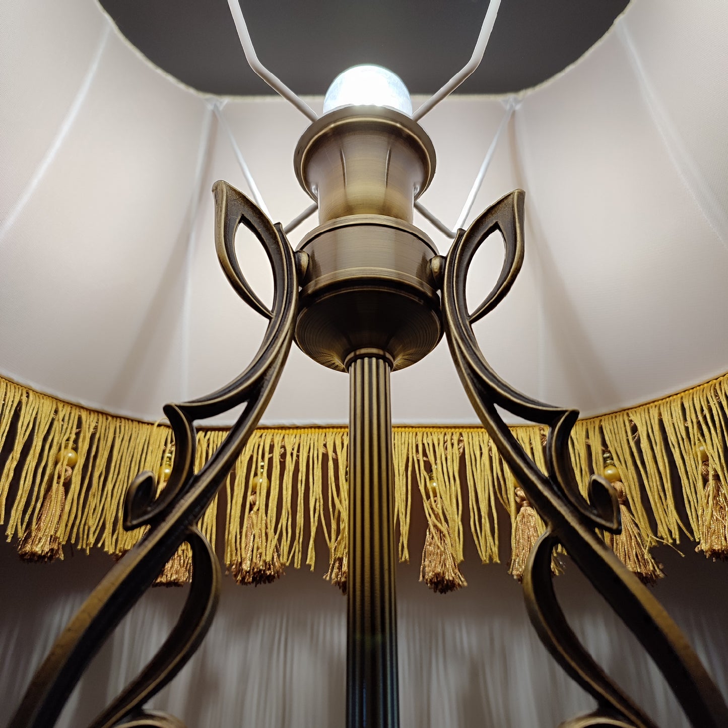 Peacock majesty: a handmade Victorian floor lamp with artistic painting and brass base. 5310