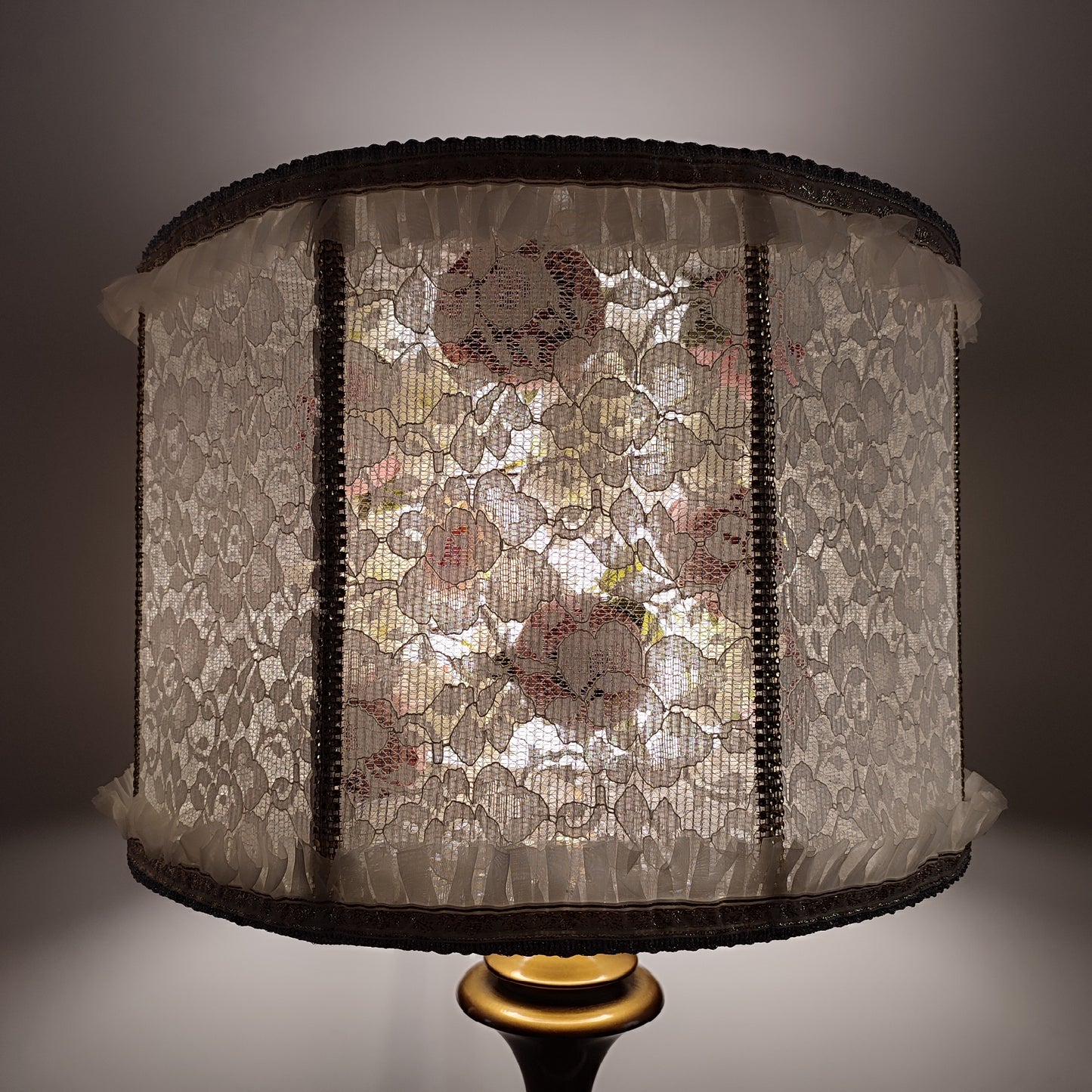 Lampshade with flowers, handmade floral lampshade. 4001