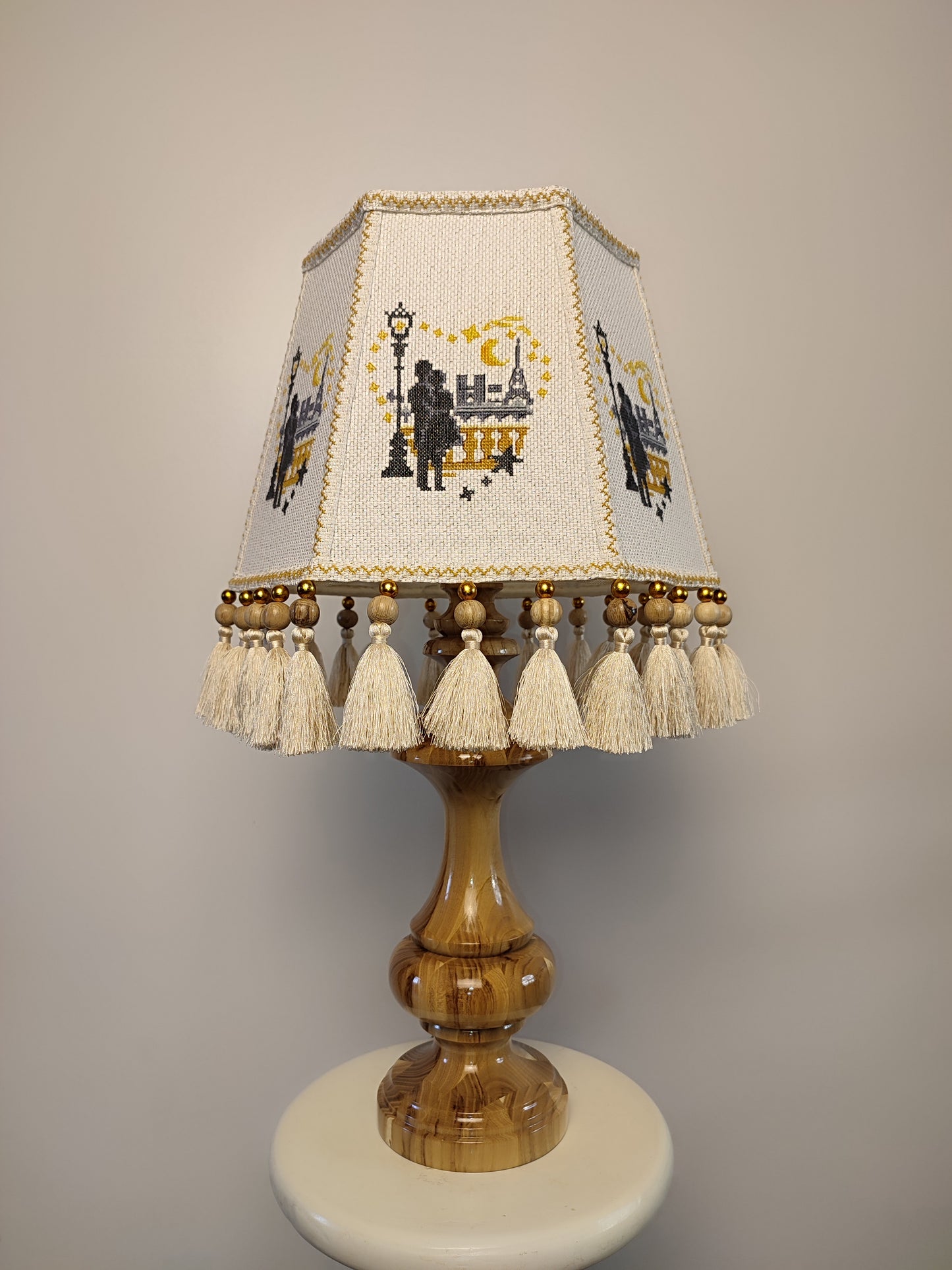Table lamp. Unique lampshade with embroidery and decor, lacquered wooden base. 4603