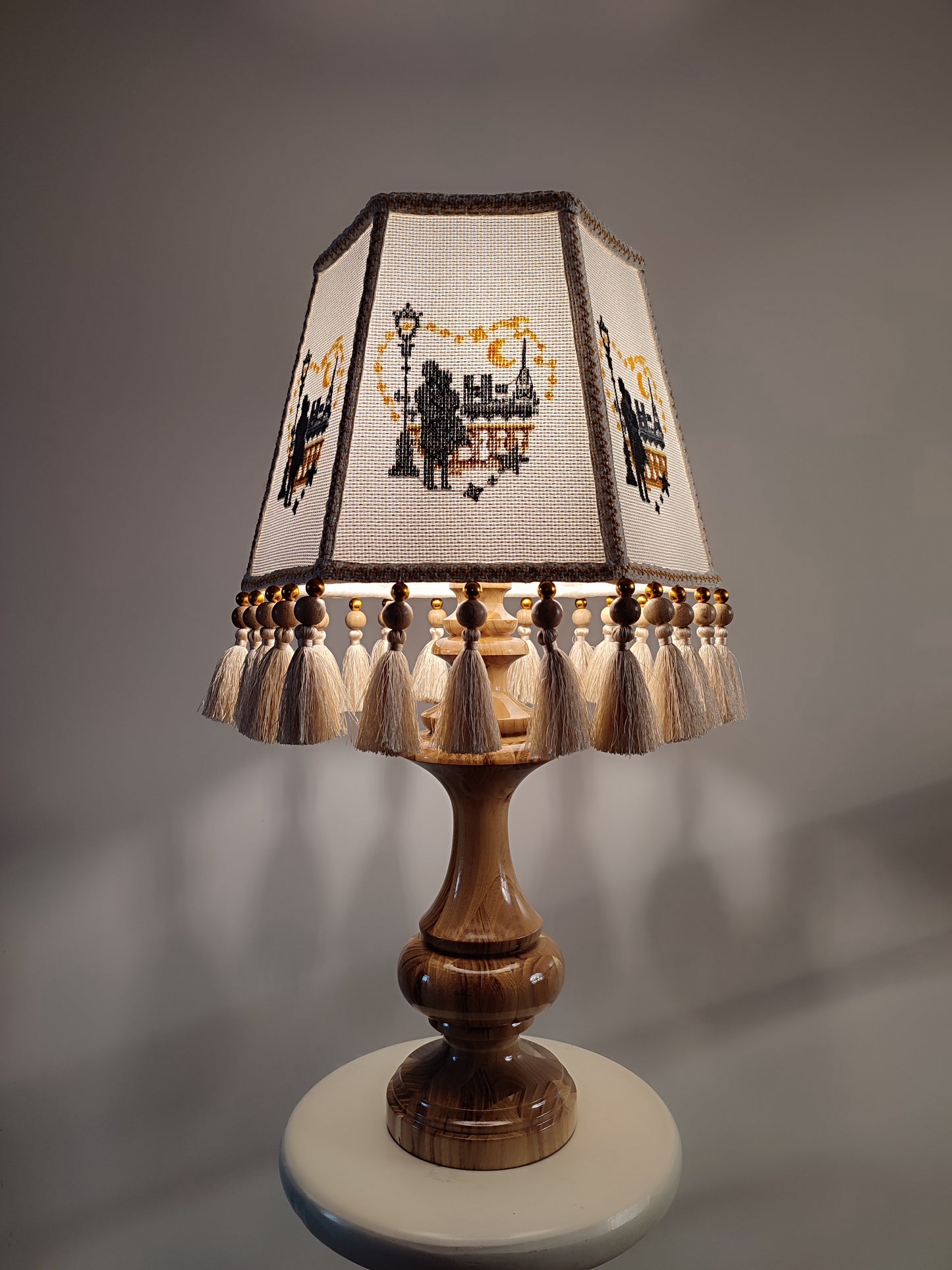 Table lamp. Unique lampshade with embroidery and decor, lacquered wooden base. 4603