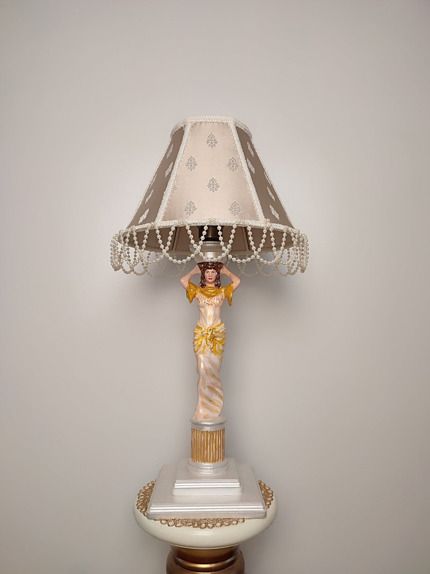 Table lamp, Victorian table lamp, decorative statuette lamp, bedside lamp, handmade home lamp. 8101
