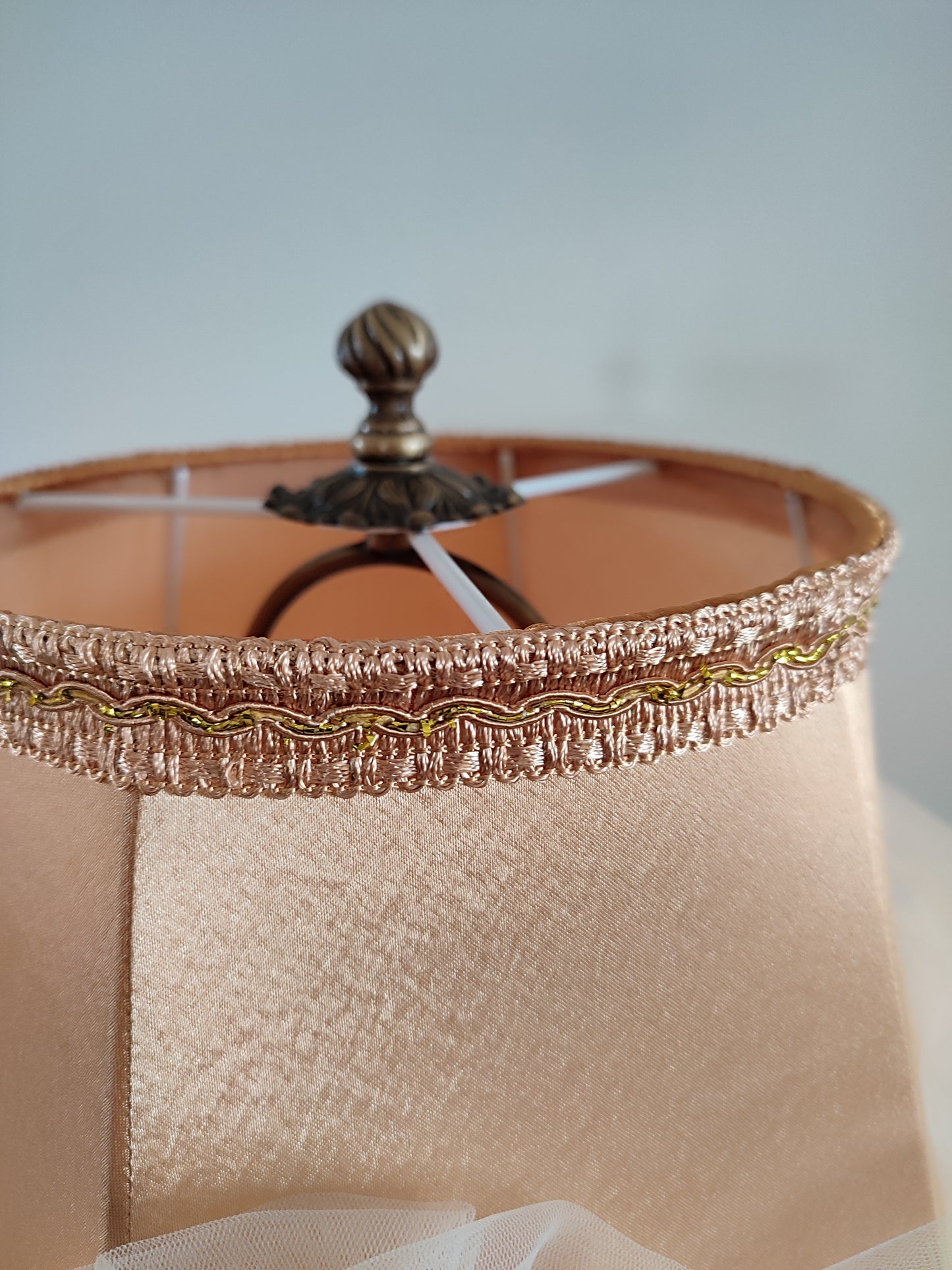 Table lamp, art deco lamp, bedside lamp, bronze base with fabric floral golden lampshade. 0506