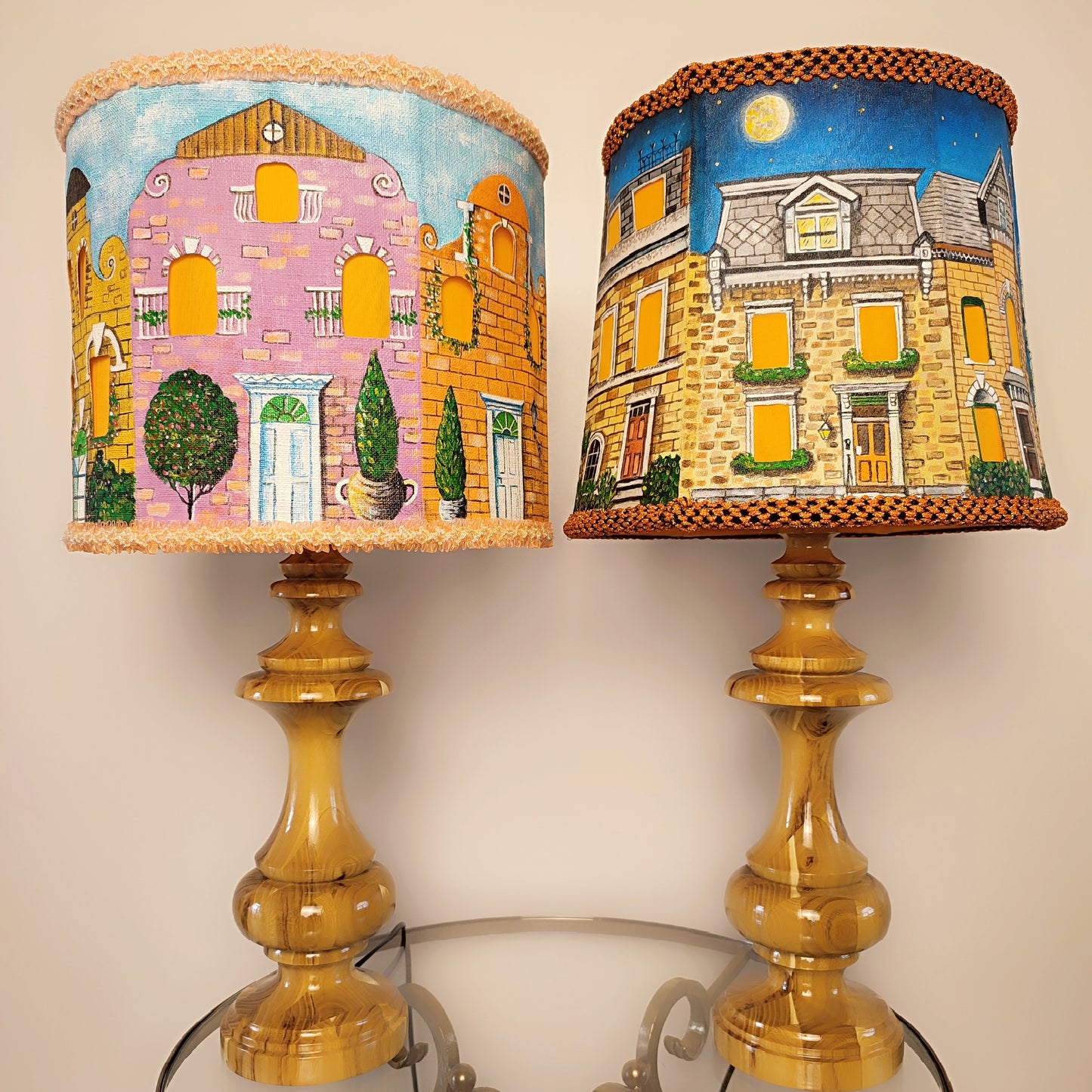 Table lamp with a unique lampshade, art deco style lamp, hand-painted shade. 3503