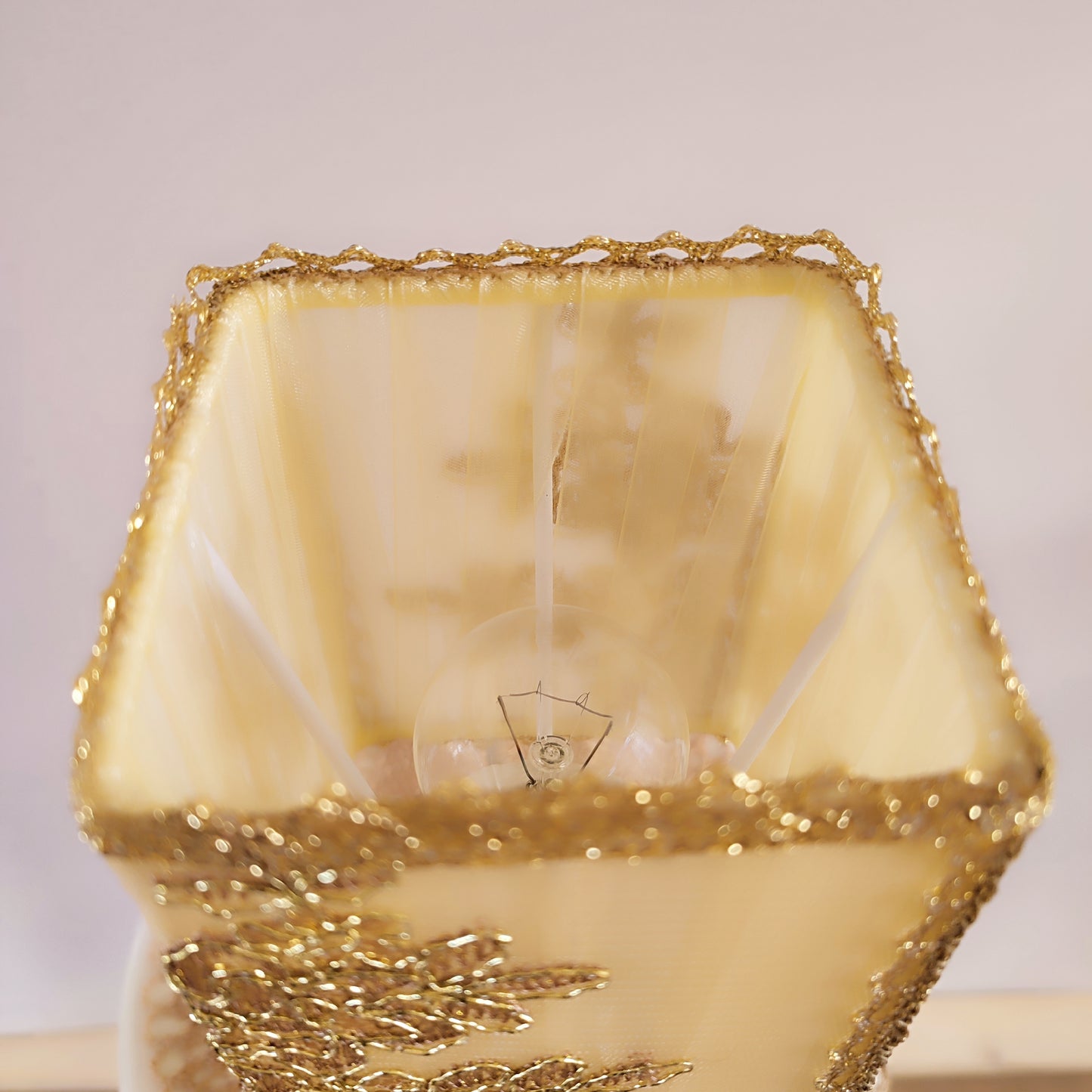 Table lamp, art deco lamp, golden lamp, bedside table lamp. 8404