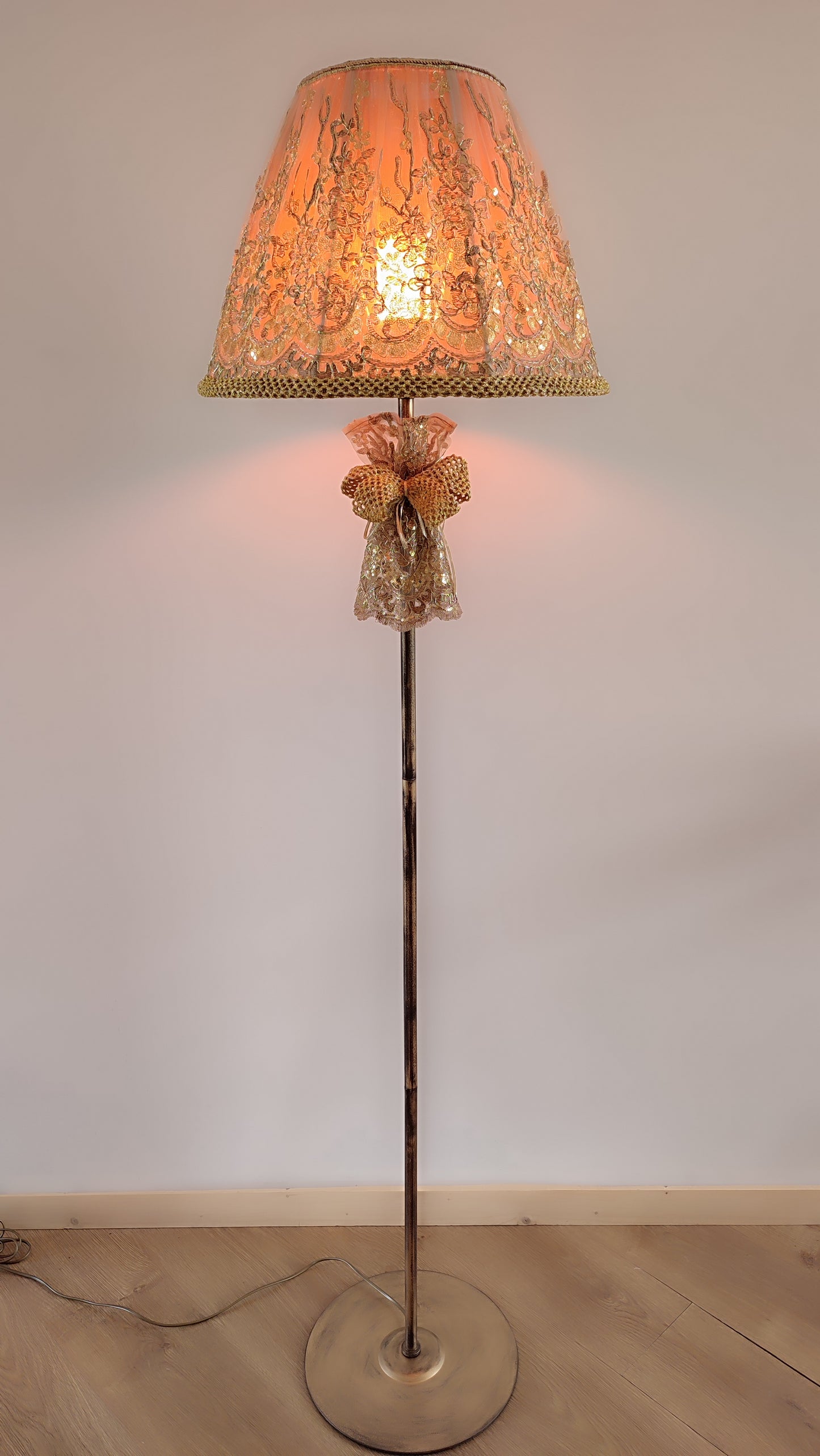 Wholesale lamp shade Berlin 15 - an elegant floor lamp for sophisticated interiors