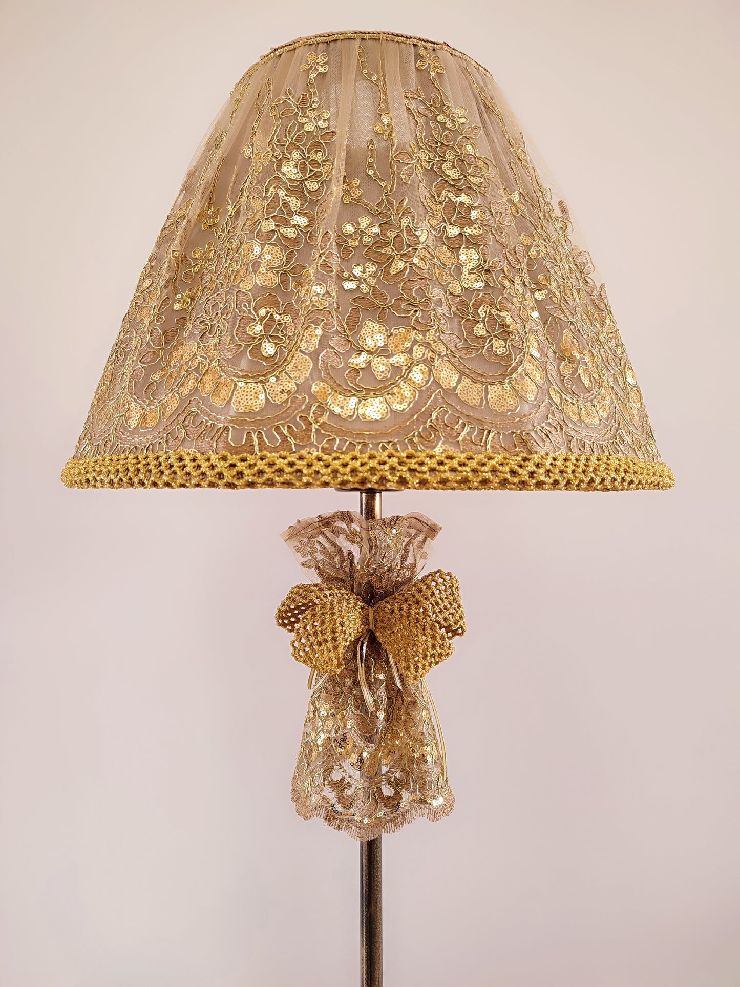 Wholesale lamp shade Berlin 15 - an elegant floor lamp for sophisticated interiors