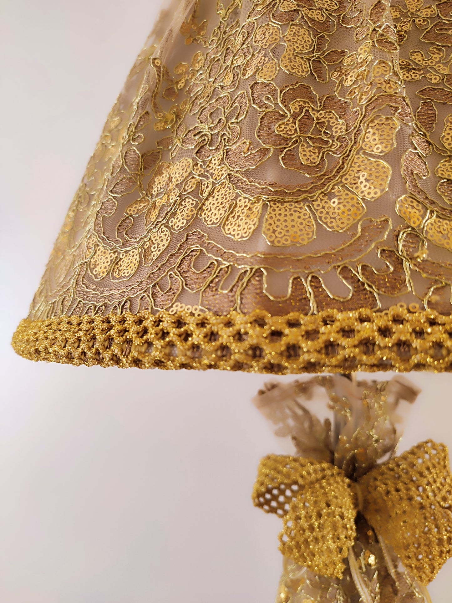 Wholesale lamp shade Berlin 15 - an elegant floor lamp for sophisticated interiors