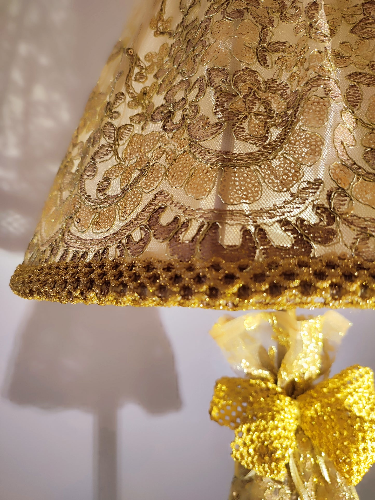 Wholesale lamp shade Berlin 15 - an elegant floor lamp for sophisticated interiors
