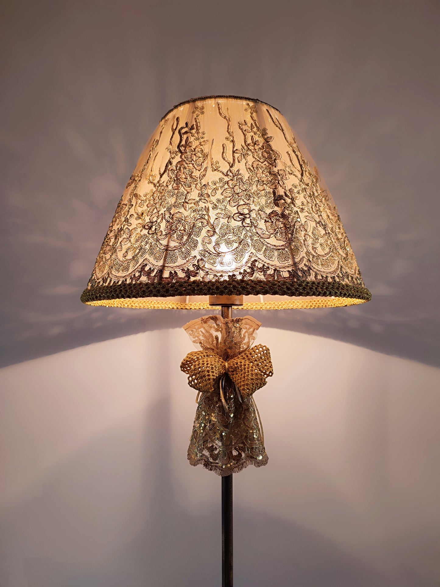 Wholesale lampshade Berlin 15 - luxurious fabric golden lampshade