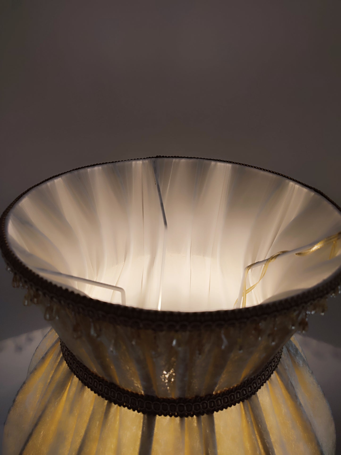 Wholesale floor lamp Havana 01 – Elegant Floor Lamp with Beige Velvet Shade