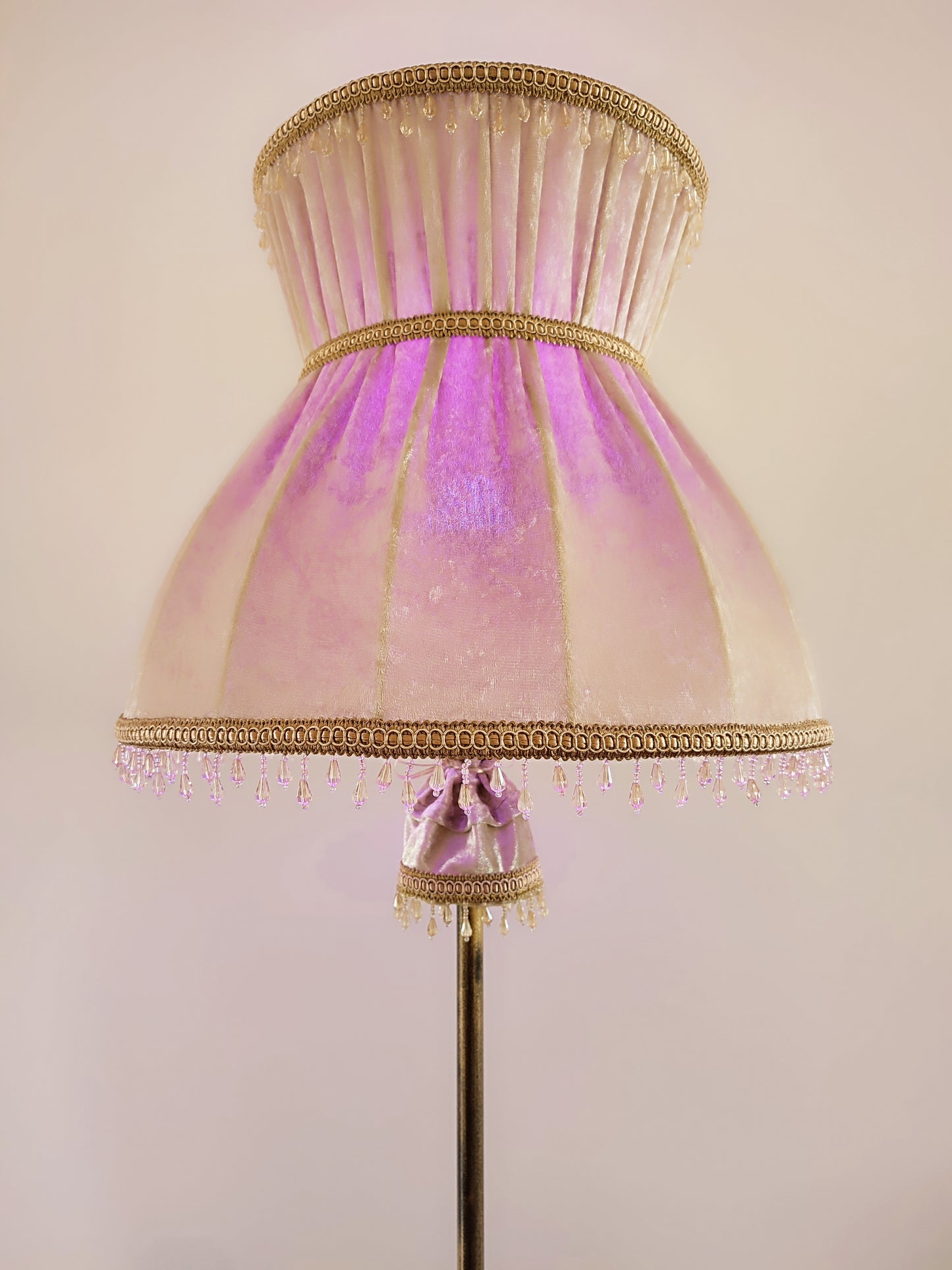 Wholesale floor lamp Havana 01 – Elegant Floor Lamp with Beige Velvet Shade