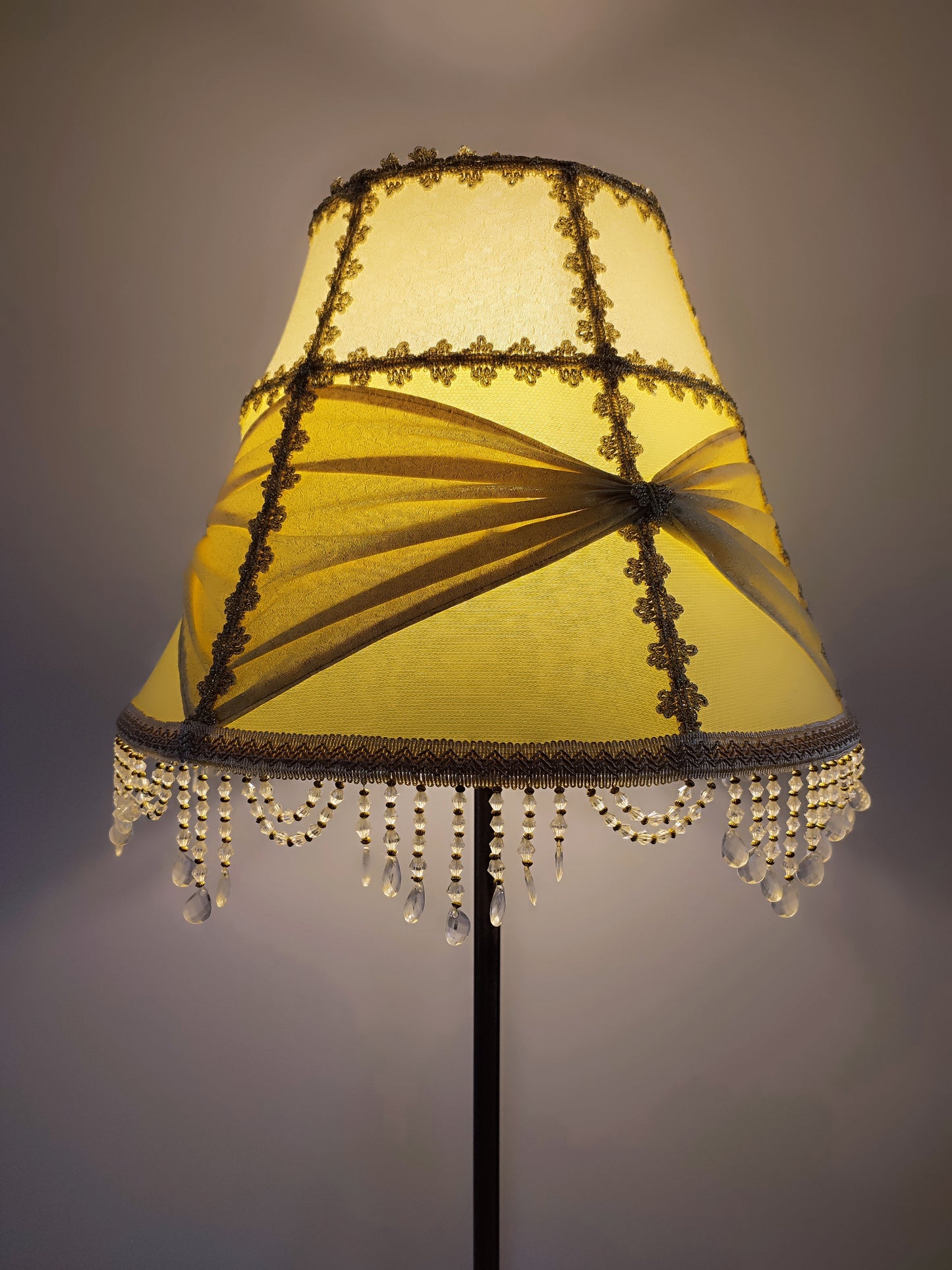 Floor lamp. Yellow lamp with Victorian fabric shade. 3102