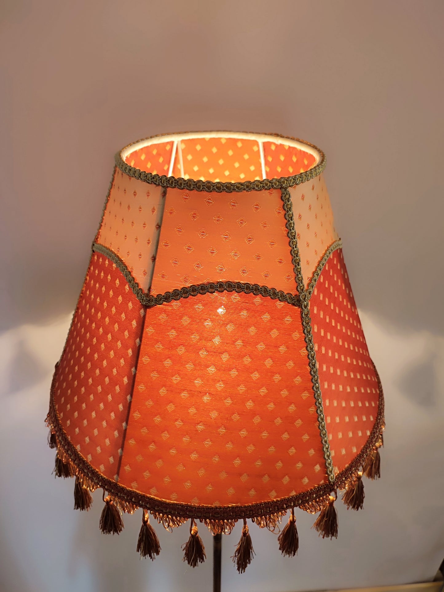 Floor lamp with a two-tone fabric shade. PRODUCT TO ORDER. 3606