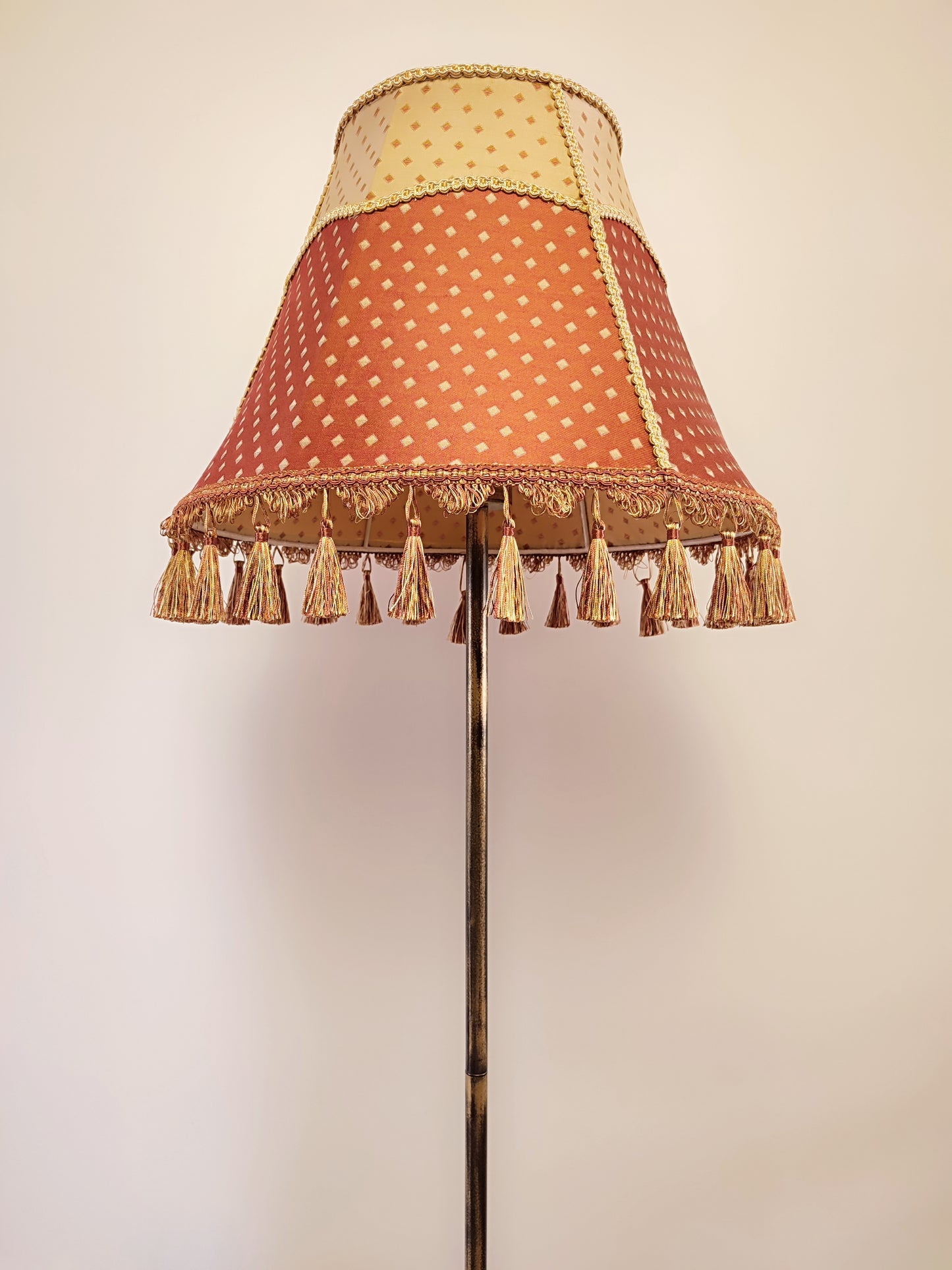 Floor lamp with a two-tone fabric shade. PRODUCT TO ORDER. 3606