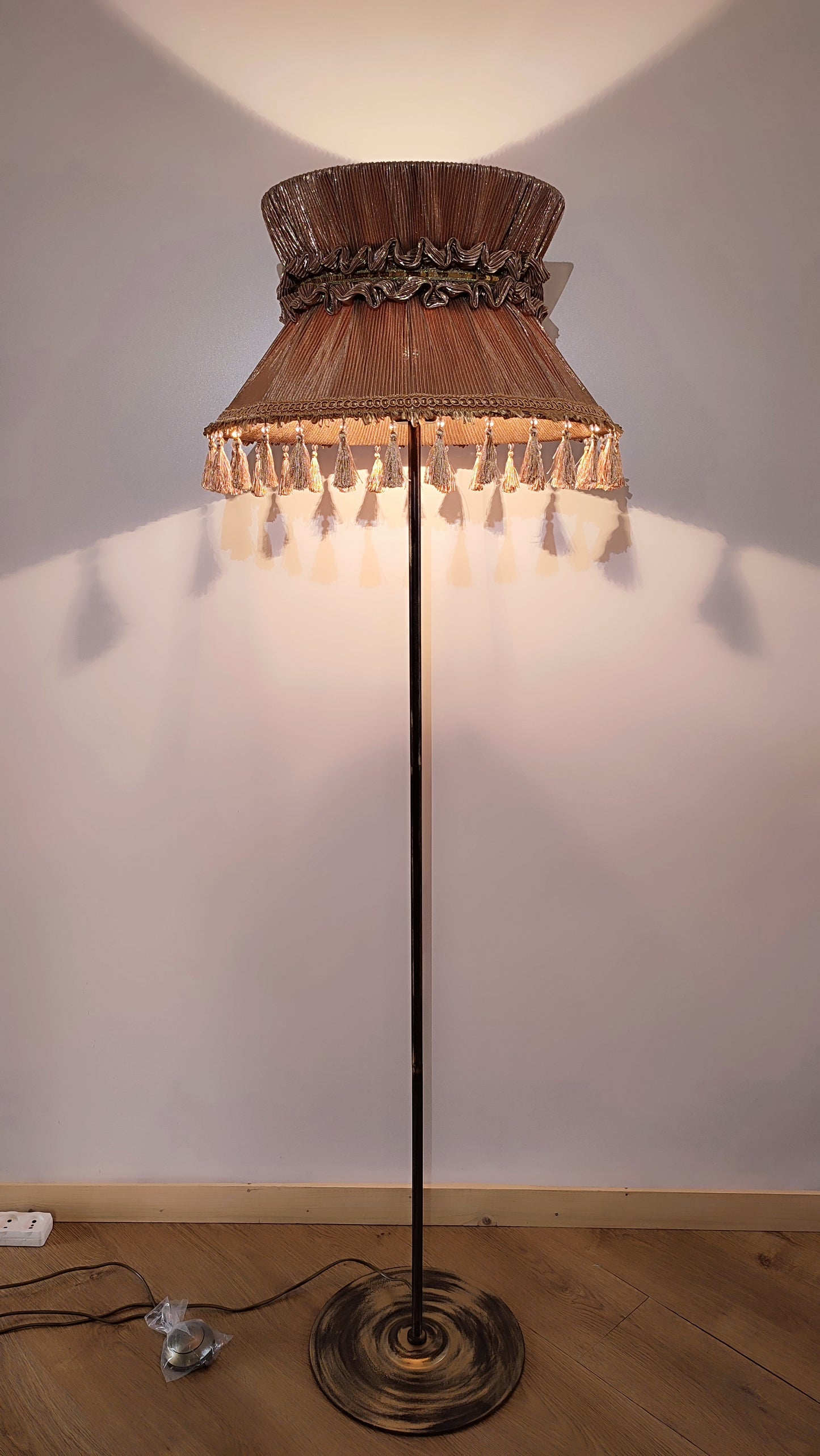 Wholesale floor lamp Sofia 05 – Luxurious Floor Lamp with Golden Pleated Shade