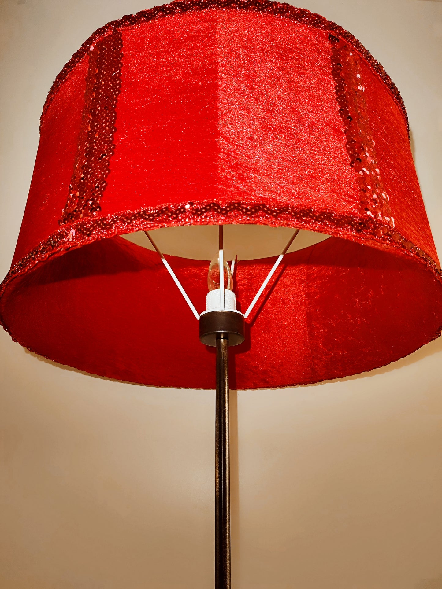Wholesale floor lamp Rio 02 – Stylish Floor Lamp with Bright Red Velvet Shade