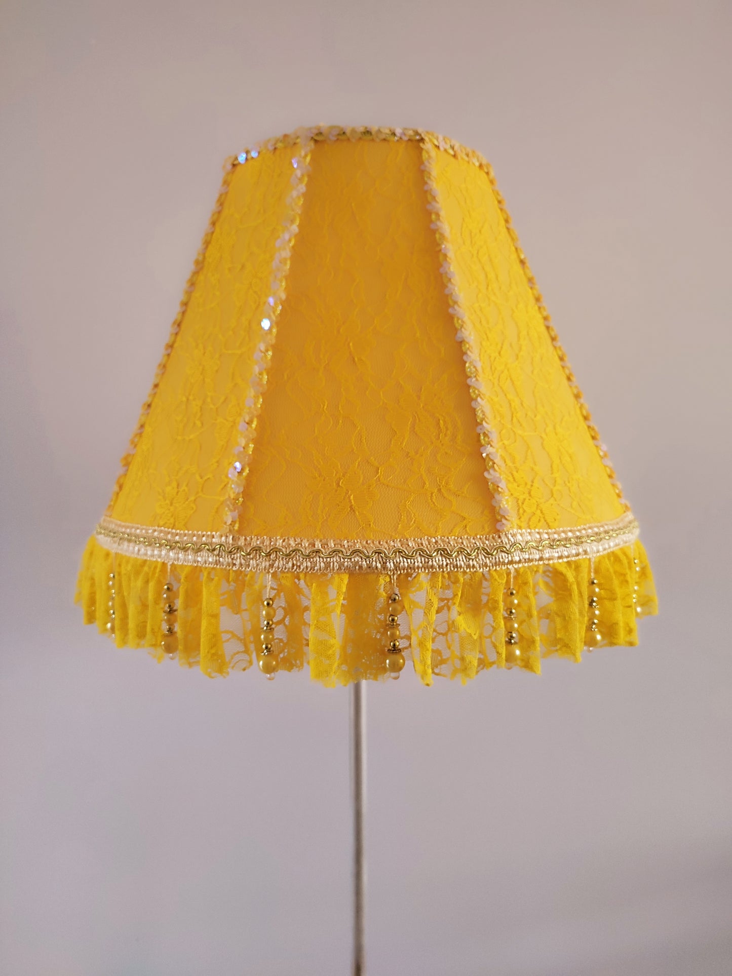 Wholesale floor lamp Berlin 14 - Bright yellow floor lamp with guipure shade