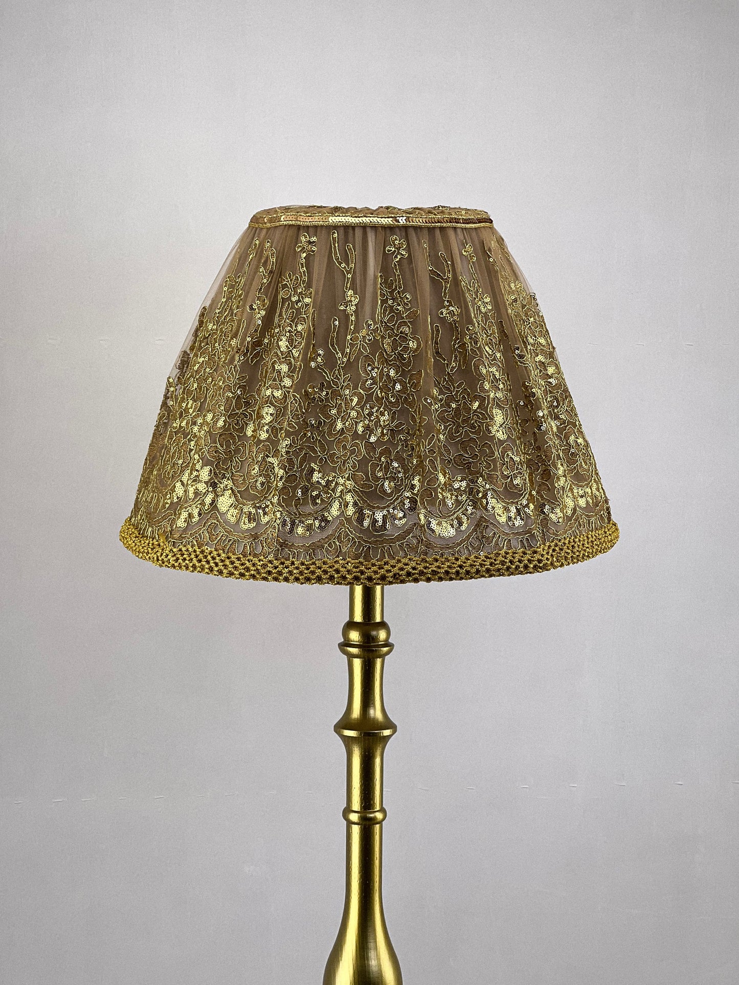 Wholesale lampshade Berlin 15 - luxurious fabric golden lampshade
