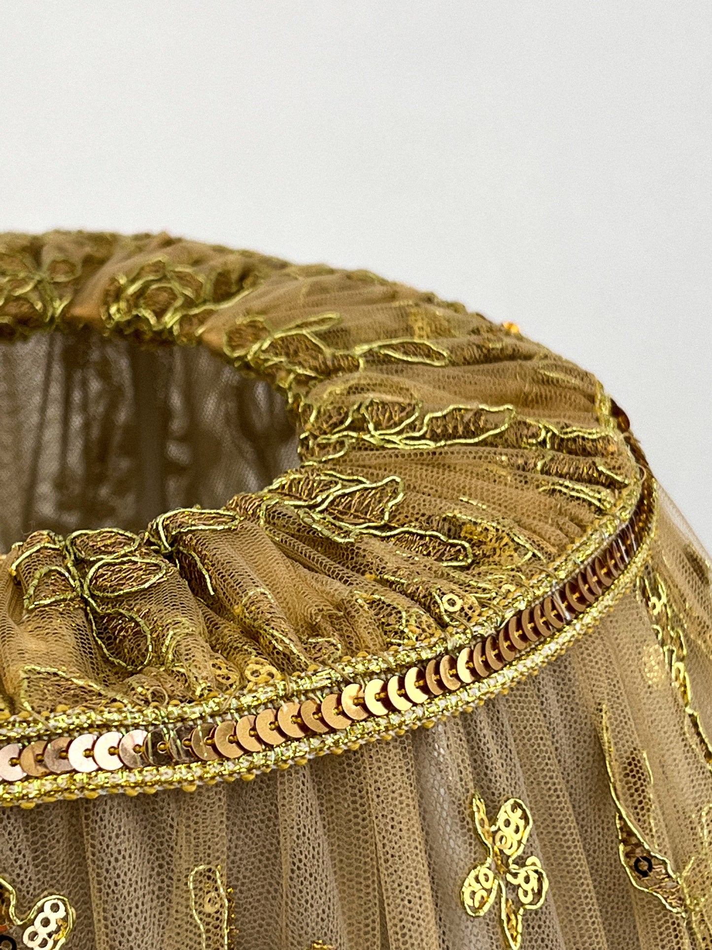 Wholesale lampshade Berlin 15 - luxurious fabric golden lampshade