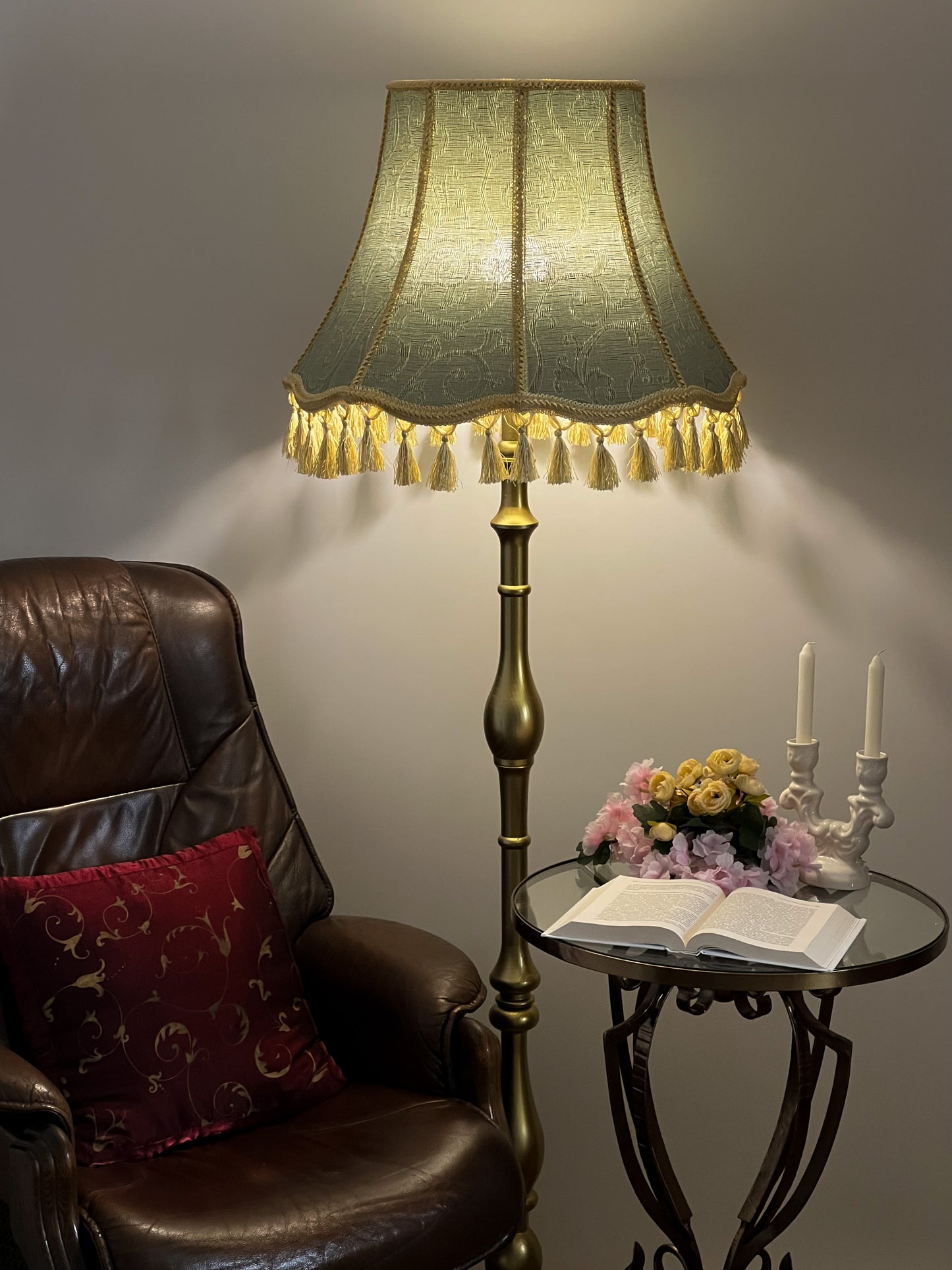 Lampshade, fabric lampshade. Floral Splendor: Handcrafted Victorian Lampshade. 4702