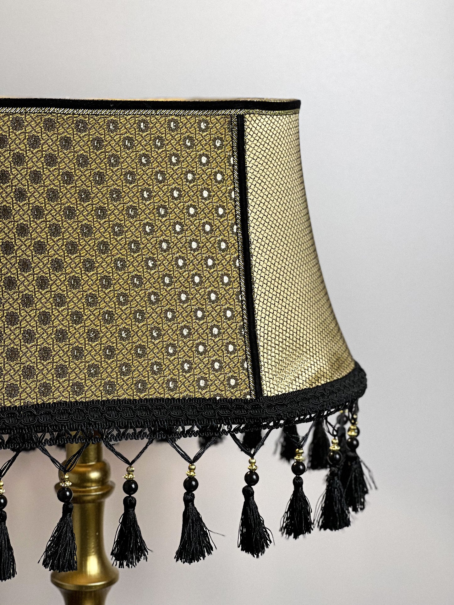 Lampshade. Art Deco Opulence Lampshade with Fringe and Tassel Detai. 5305