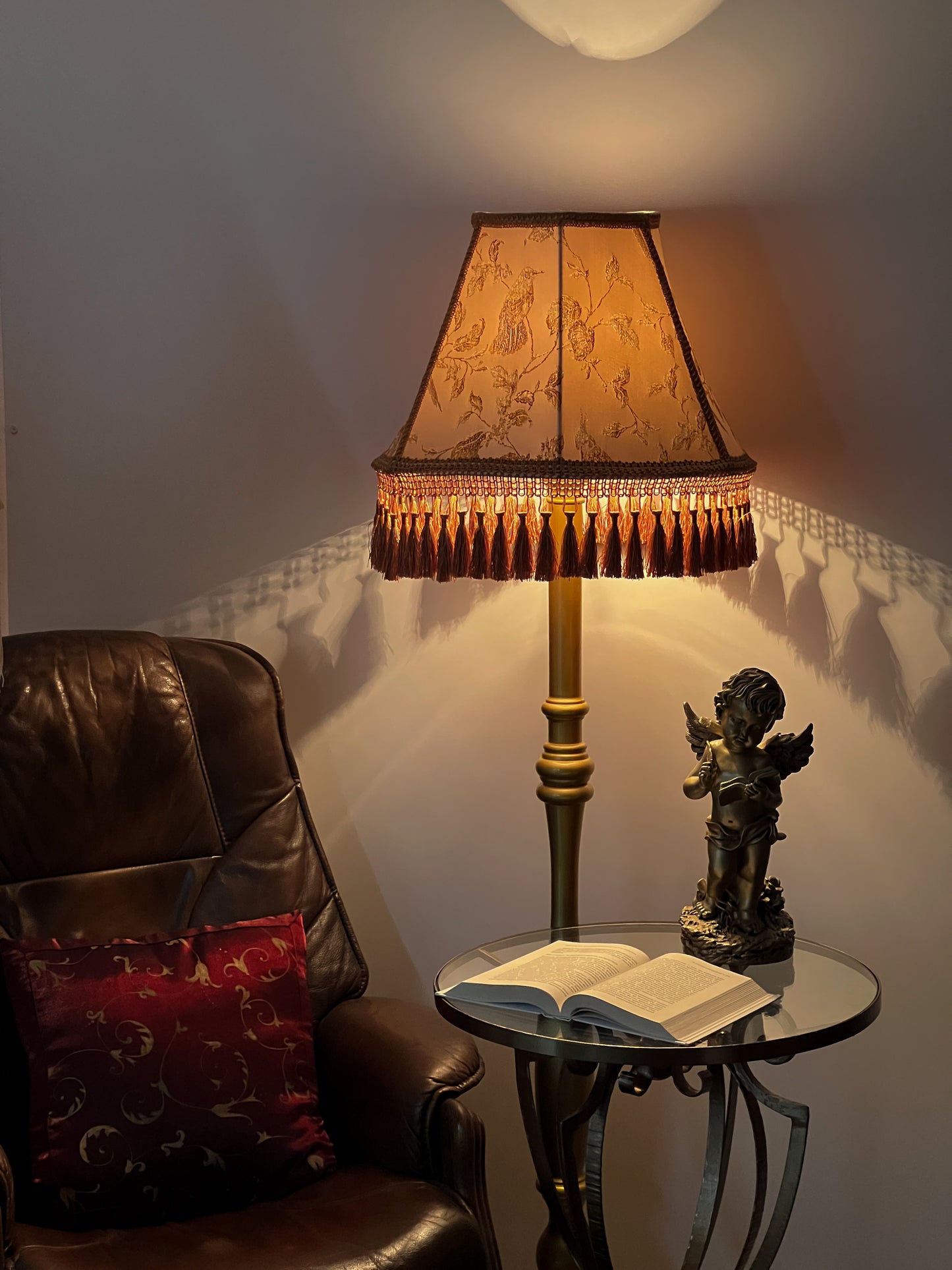 Lampshade. Art Victorian Fabric Lampshade with Birds and Fringe. 7109