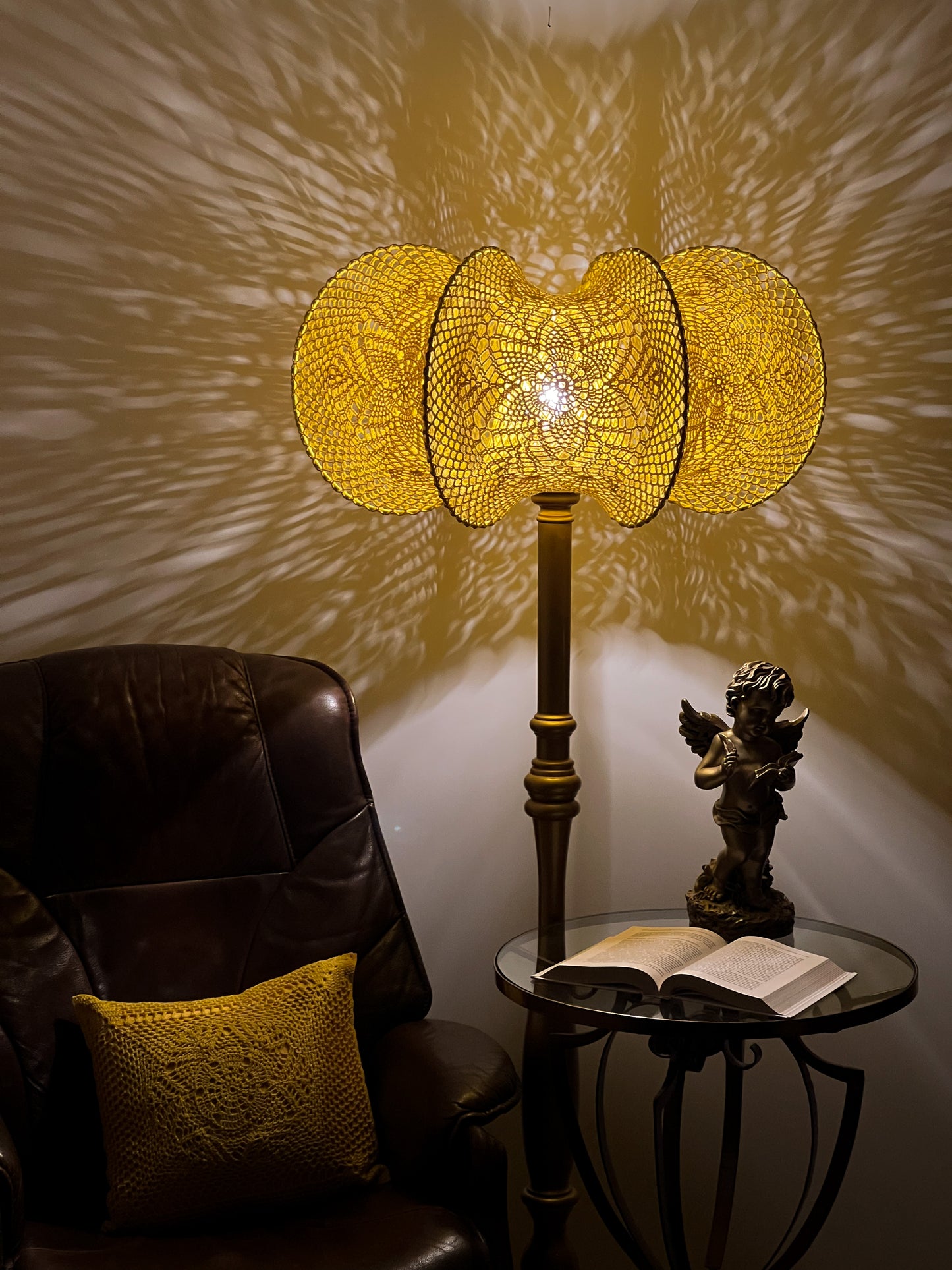 Lampshade for a lamp. A set of a knitted bright yellow lampshade and a pillow. 2204