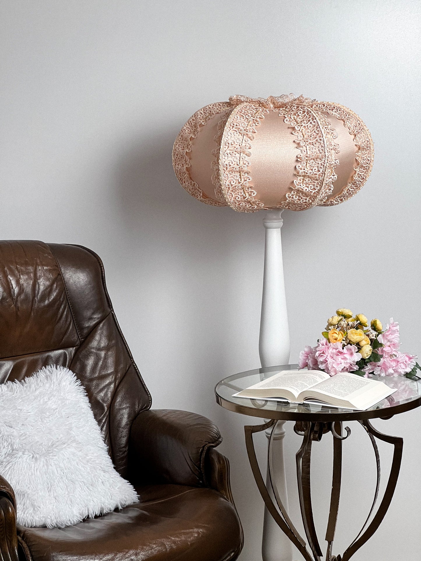 Fabric lampshade. A lush peach lampshade in the Art Deco style, handmade. 1001