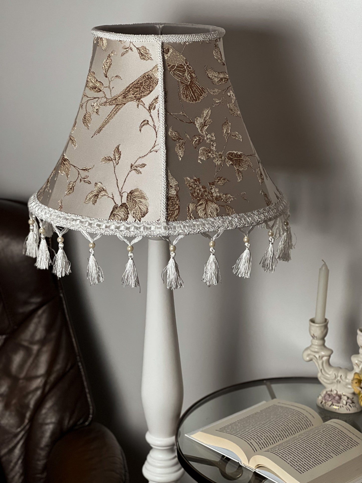 Lampshade, fabric lampshade. An elegant fringed lampshade with a Victorian pattern. 3802