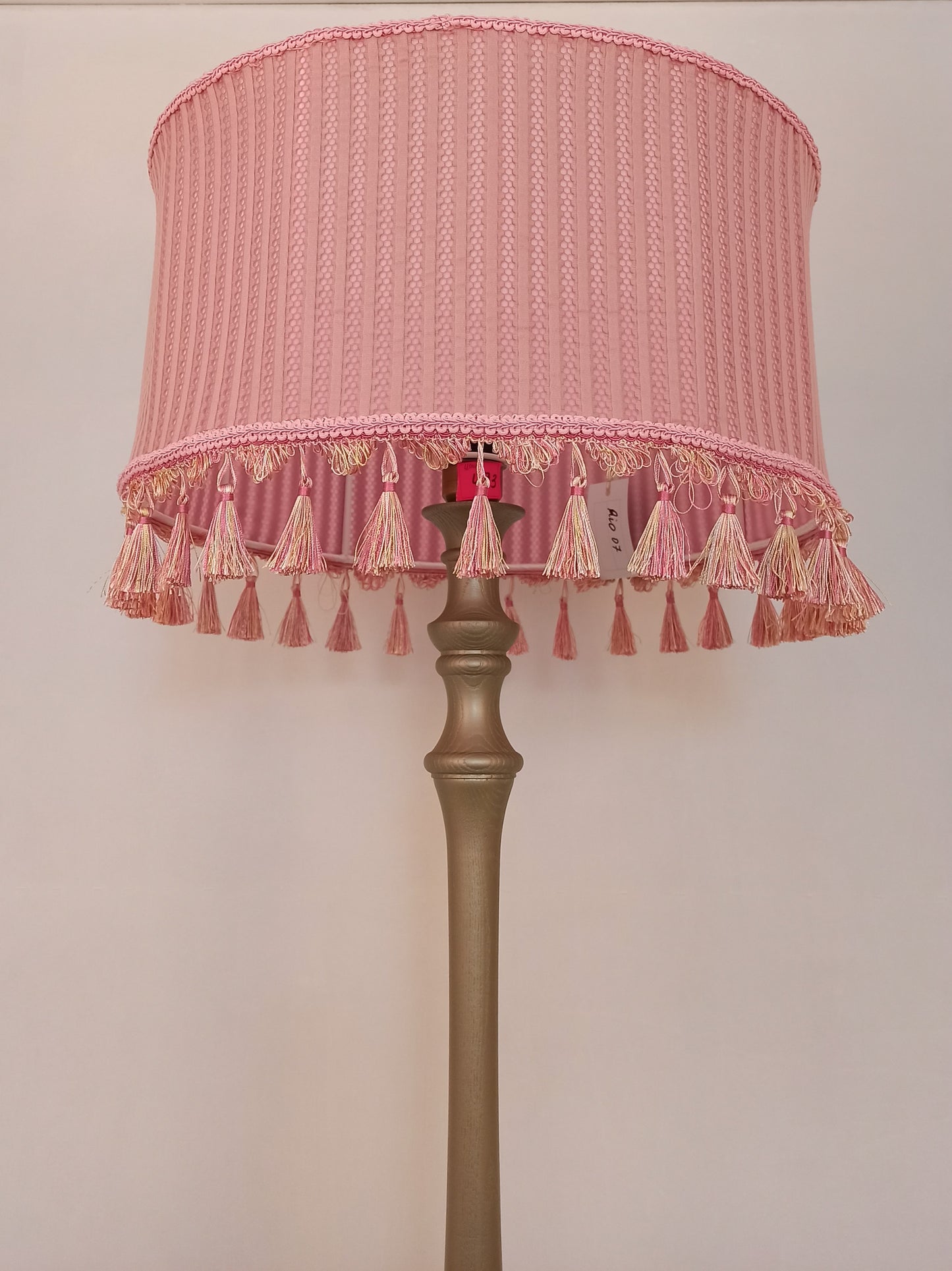 Wholesale lampshade Rio 11 - elegant pink lampshade with fringe