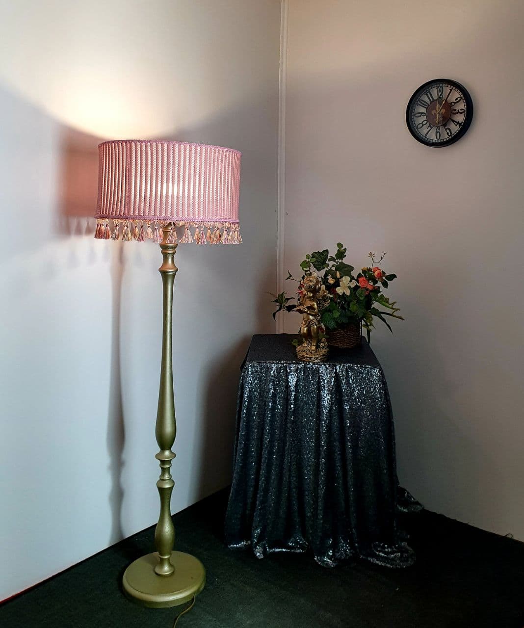 Wholesale lampshade Rio 11 - elegant pink lampshade with fringe