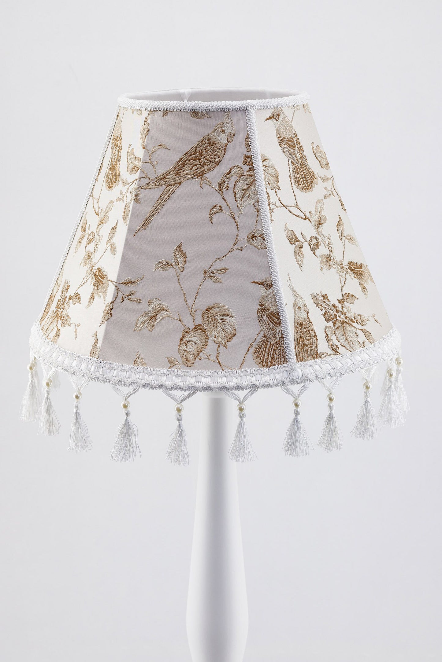 Lampshade, fabric lampshade. An elegant fringed lampshade with a Victorian pattern. 3802